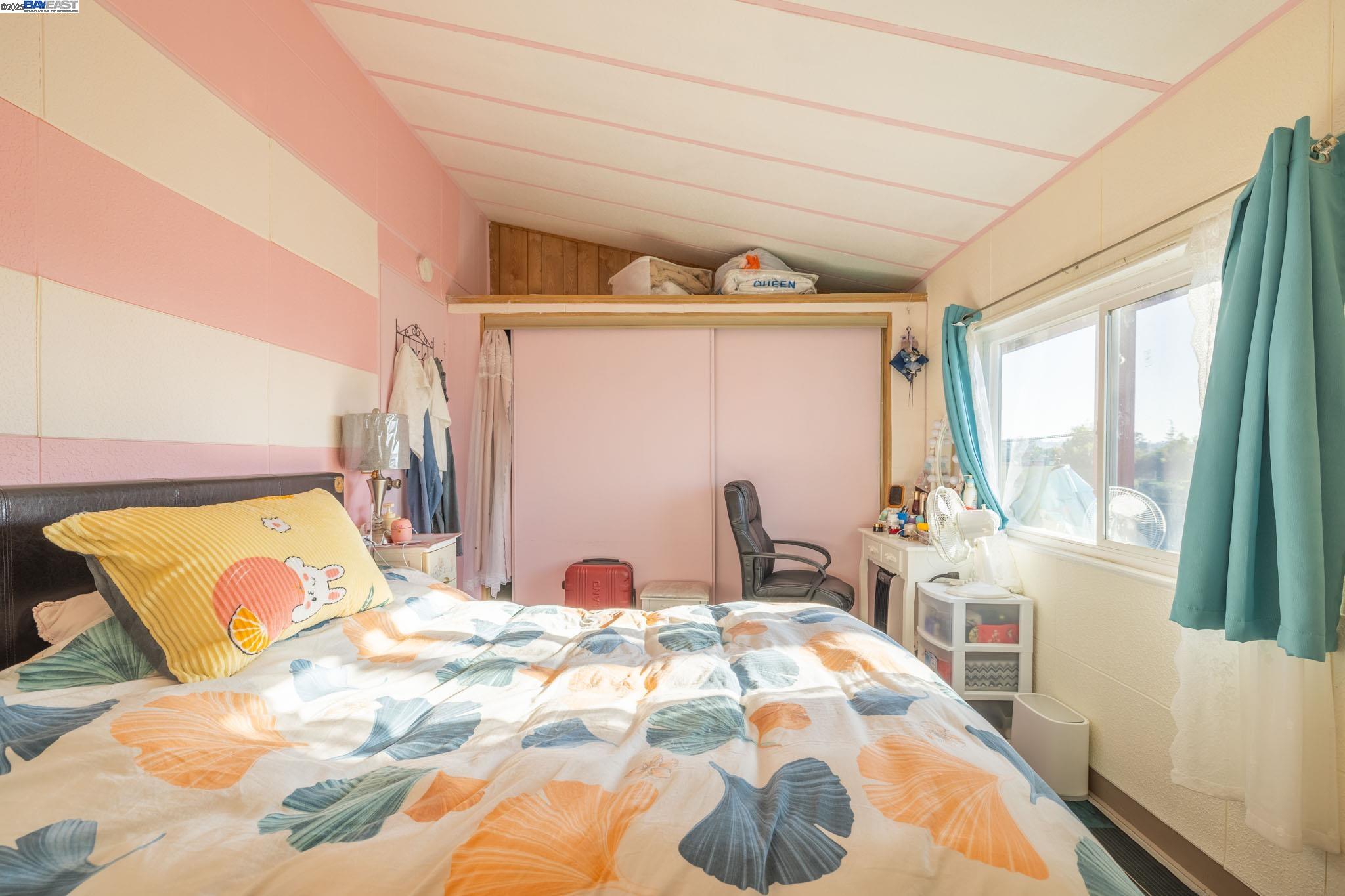Detail Gallery Image 12 of 30 For 3998 Castro Valley Blvd #36,  Castro Valley,  CA 94546 - 2 Beds | 2 Baths