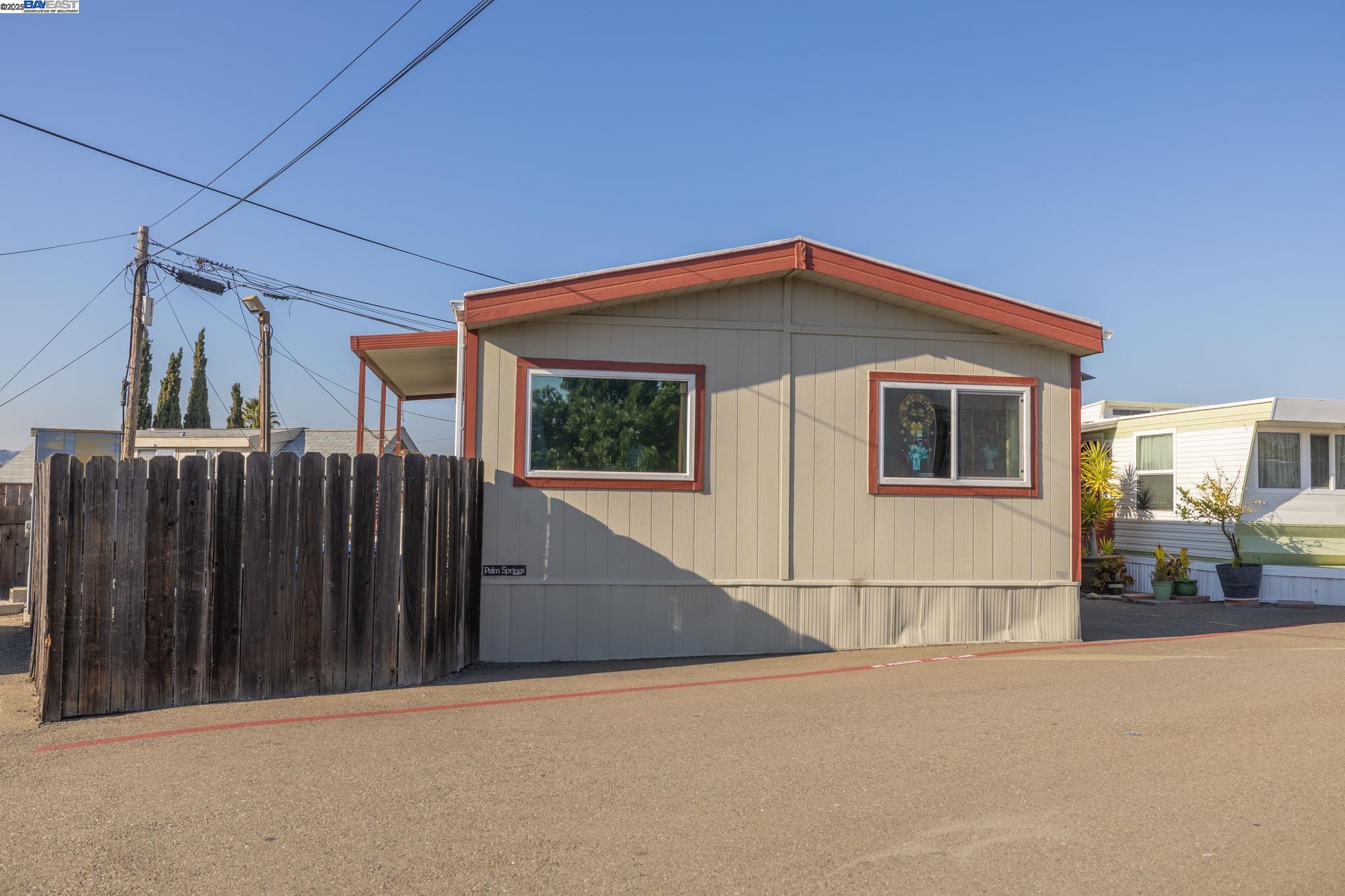 Detail Gallery Image 22 of 30 For 3998 Castro Valley Blvd #36,  Castro Valley,  CA 94546 - 2 Beds | 2 Baths