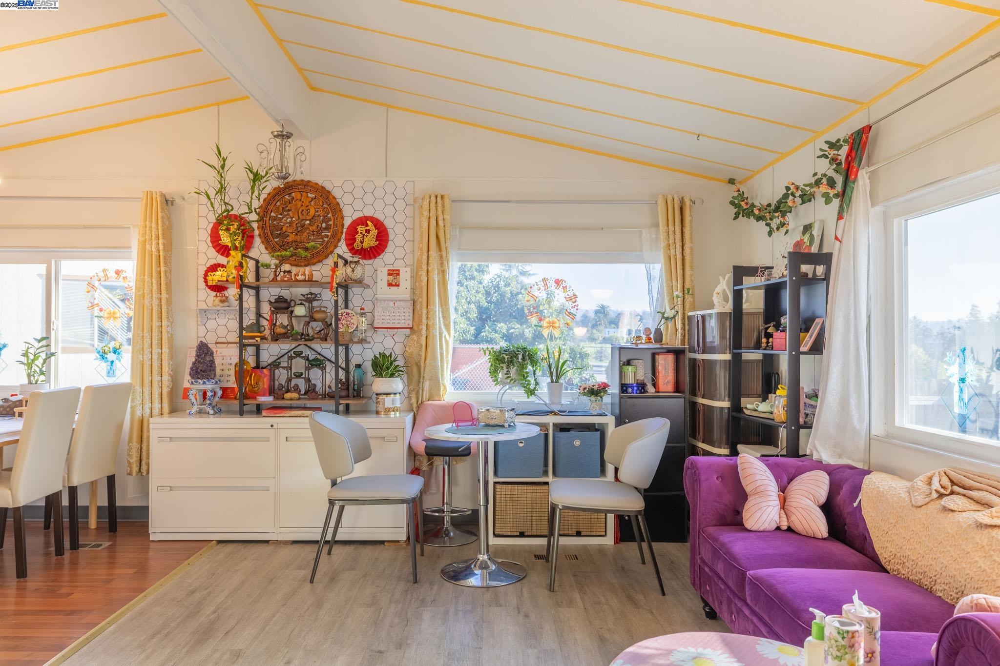 Detail Gallery Image 6 of 30 For 3998 Castro Valley Blvd #36,  Castro Valley,  CA 94546 - 2 Beds | 2 Baths