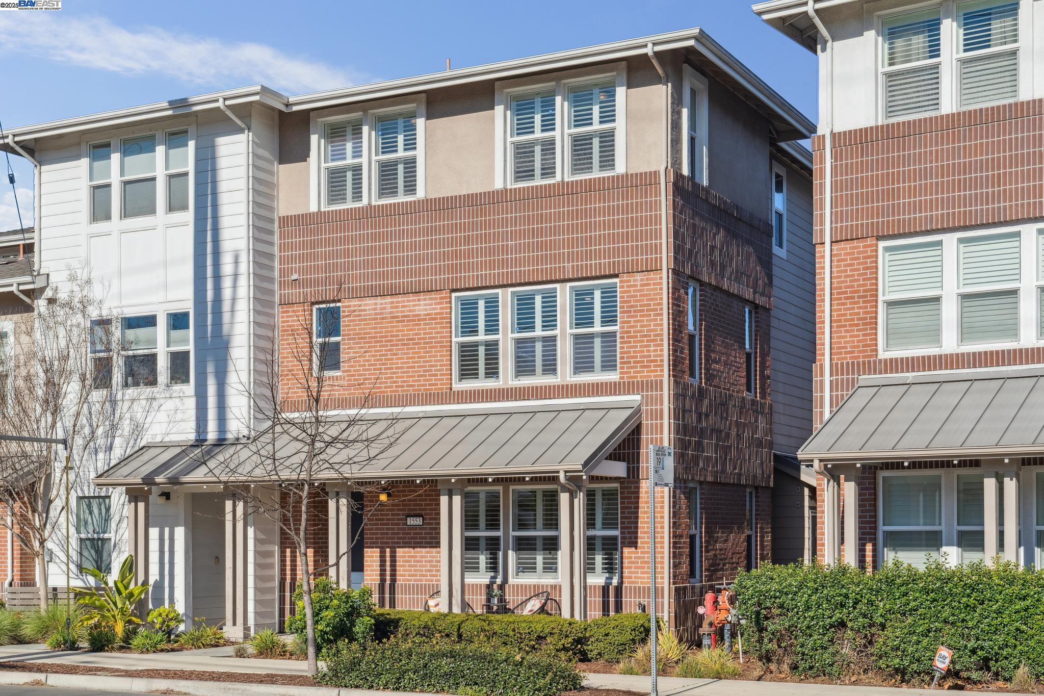 MLS: 41082534 Condo For Sale