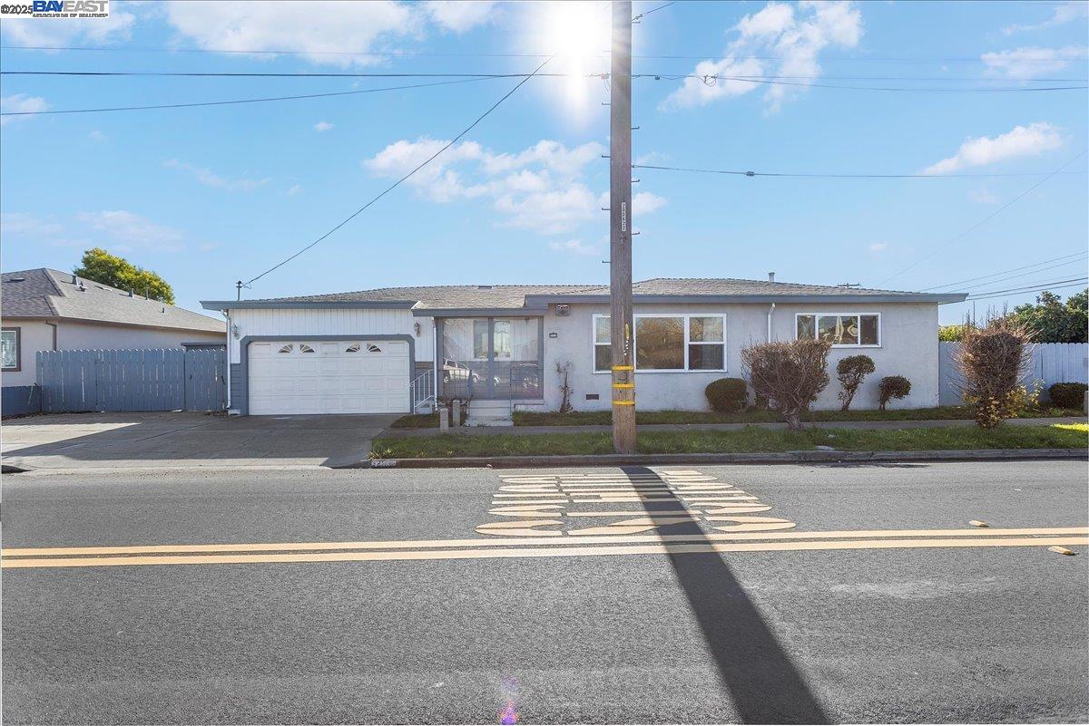 Detail Gallery Image 1 of 1 For 2000 Virginia Ave, Richmond,  CA 94804 - 3 Beds | 2 Baths