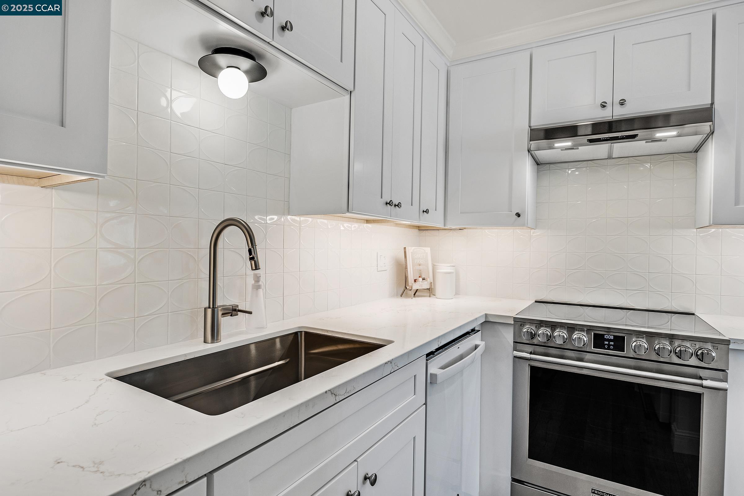 Photo #11: 41082553 Listing: Photo #11