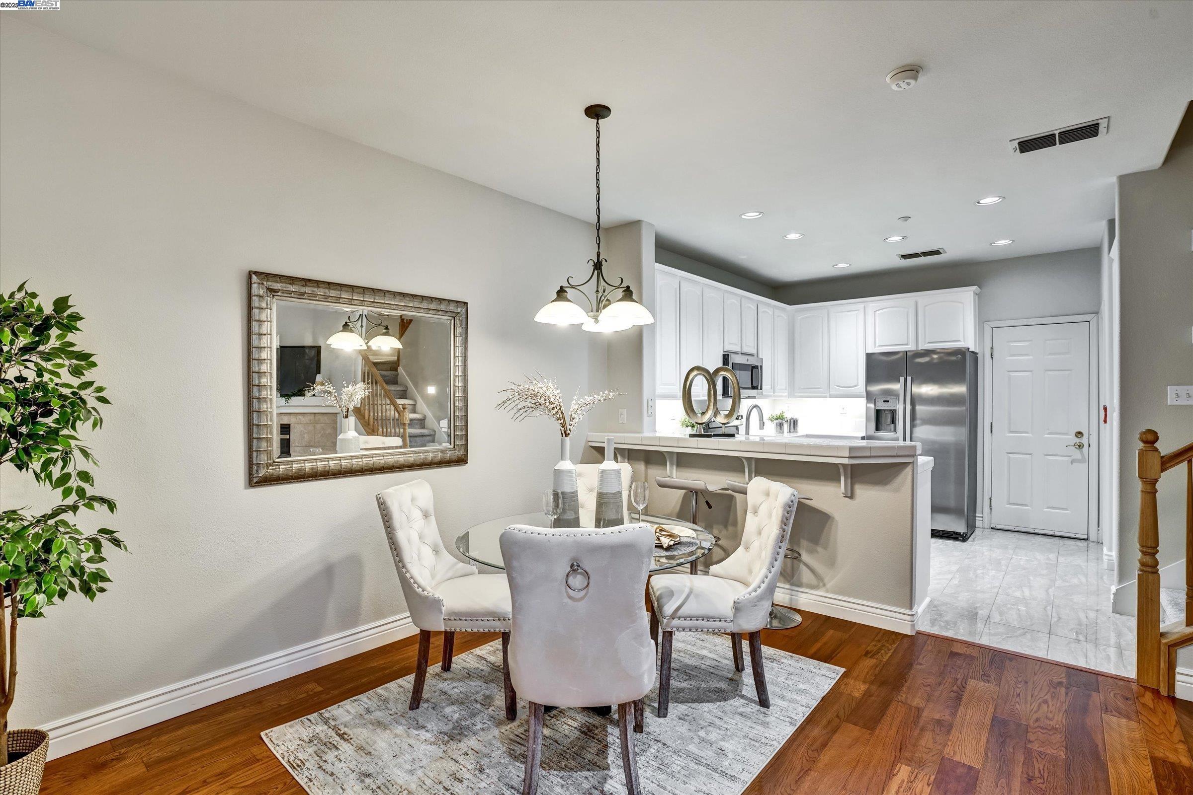 Photo #5: 41082557 Listing 