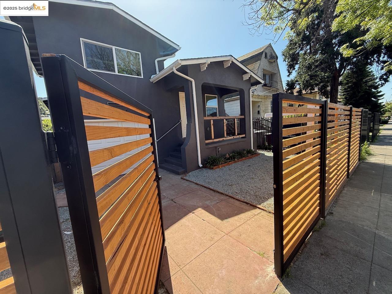 2594 Fruitvale Ave, Oakland, California 94601, 2 Bedrooms Bedrooms, 4 Rooms Rooms,1 BathroomBathrooms,Residential,For Sale,2594 Fruitvale Ave,41082569