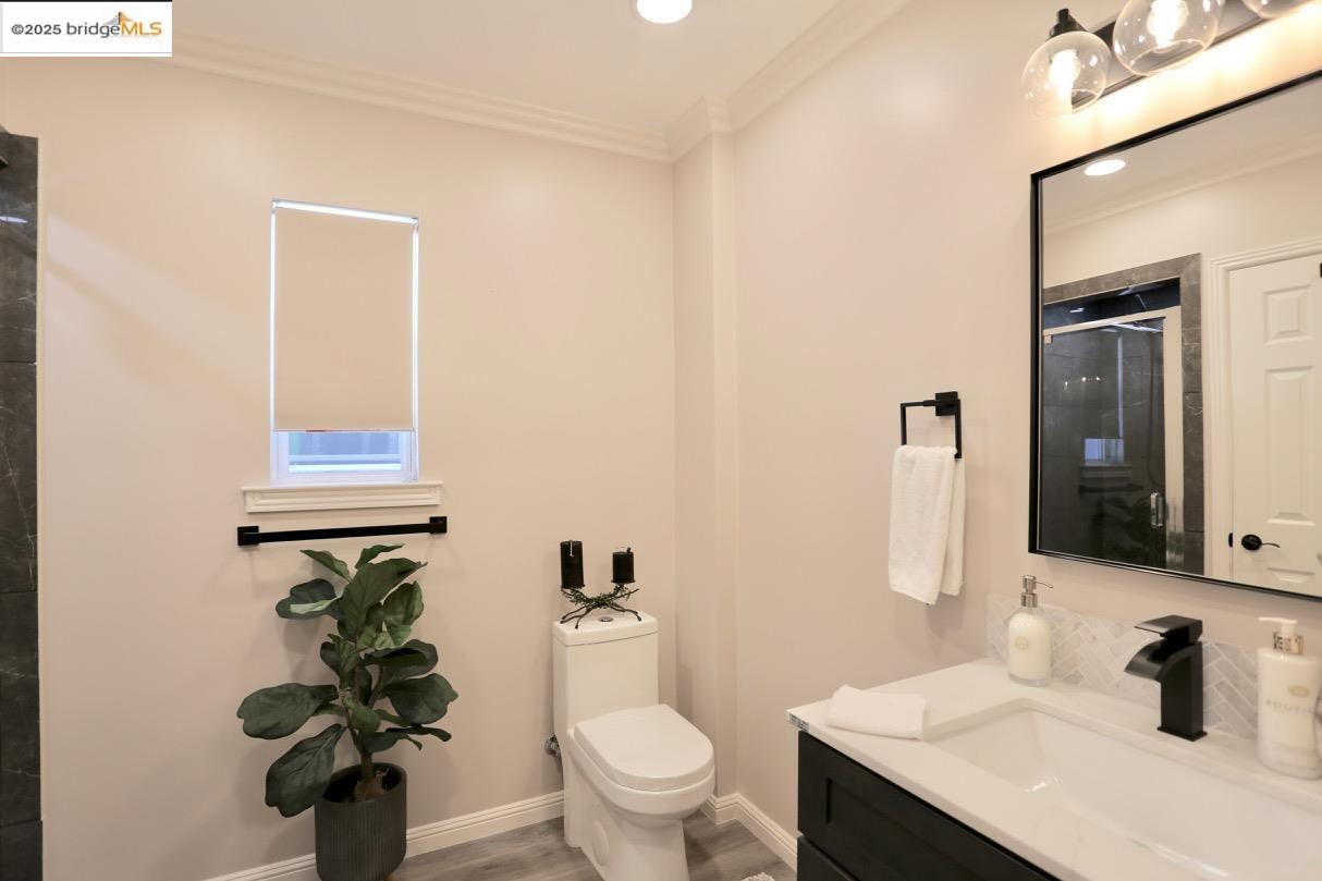 2594 Fruitvale Ave, Oakland, California 94601, 2 Bedrooms Bedrooms, 4 Rooms Rooms,1 BathroomBathrooms,Residential,For Sale,2594 Fruitvale Ave,41082569