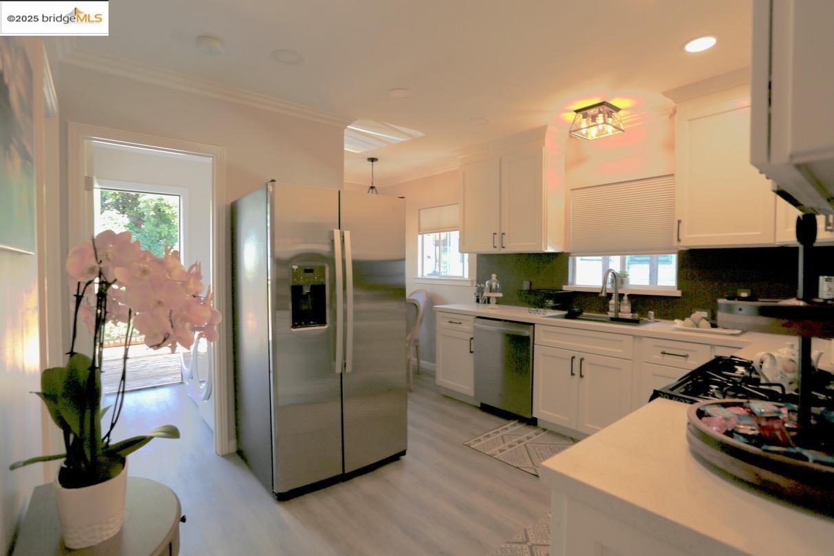 2594 Fruitvale Ave, Oakland, California 94601, 2 Bedrooms Bedrooms, 4 Rooms Rooms,1 BathroomBathrooms,Residential,For Sale,2594 Fruitvale Ave,41082569