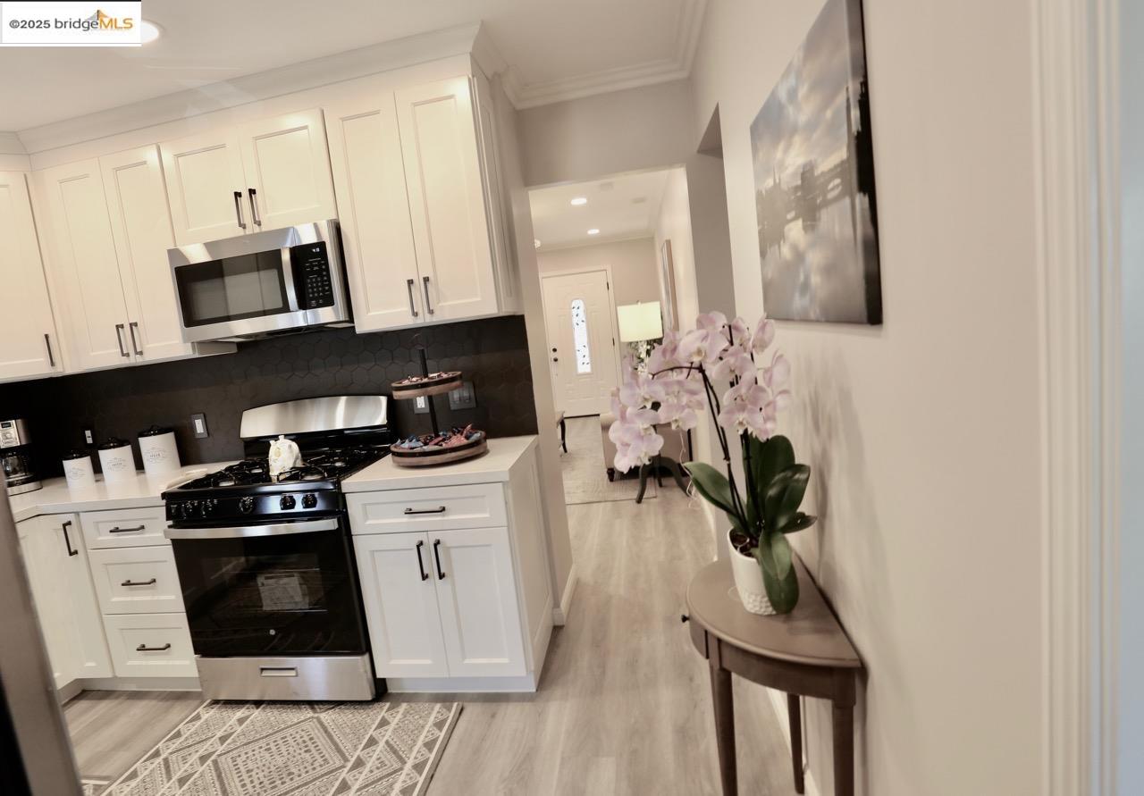 2594 Fruitvale Ave, Oakland, California 94601, 2 Bedrooms Bedrooms, 4 Rooms Rooms,1 BathroomBathrooms,Residential,For Sale,2594 Fruitvale Ave,41082569