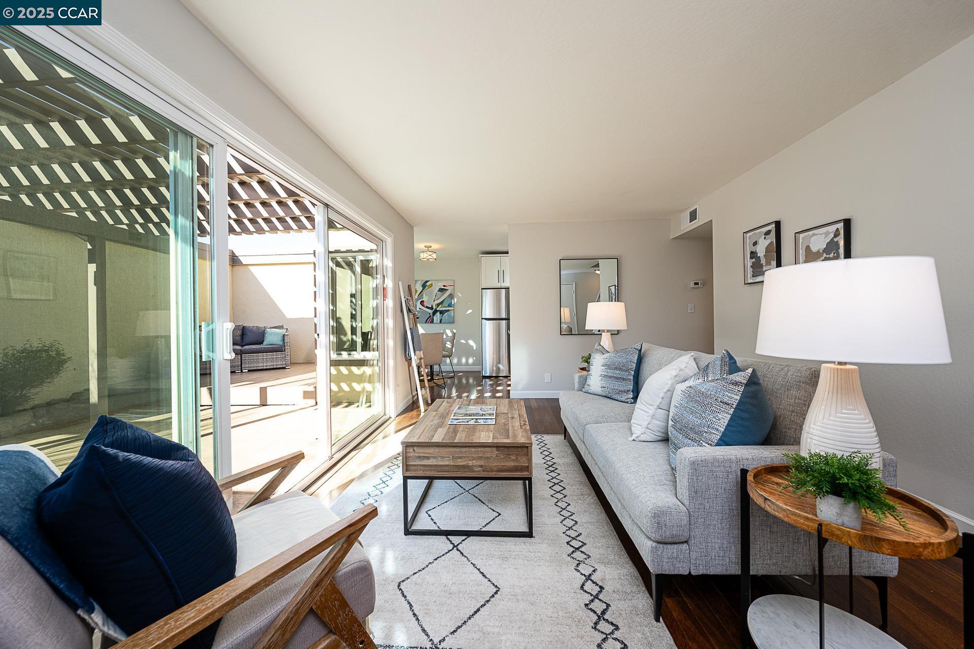 Photo #2: 41082573 Listing 