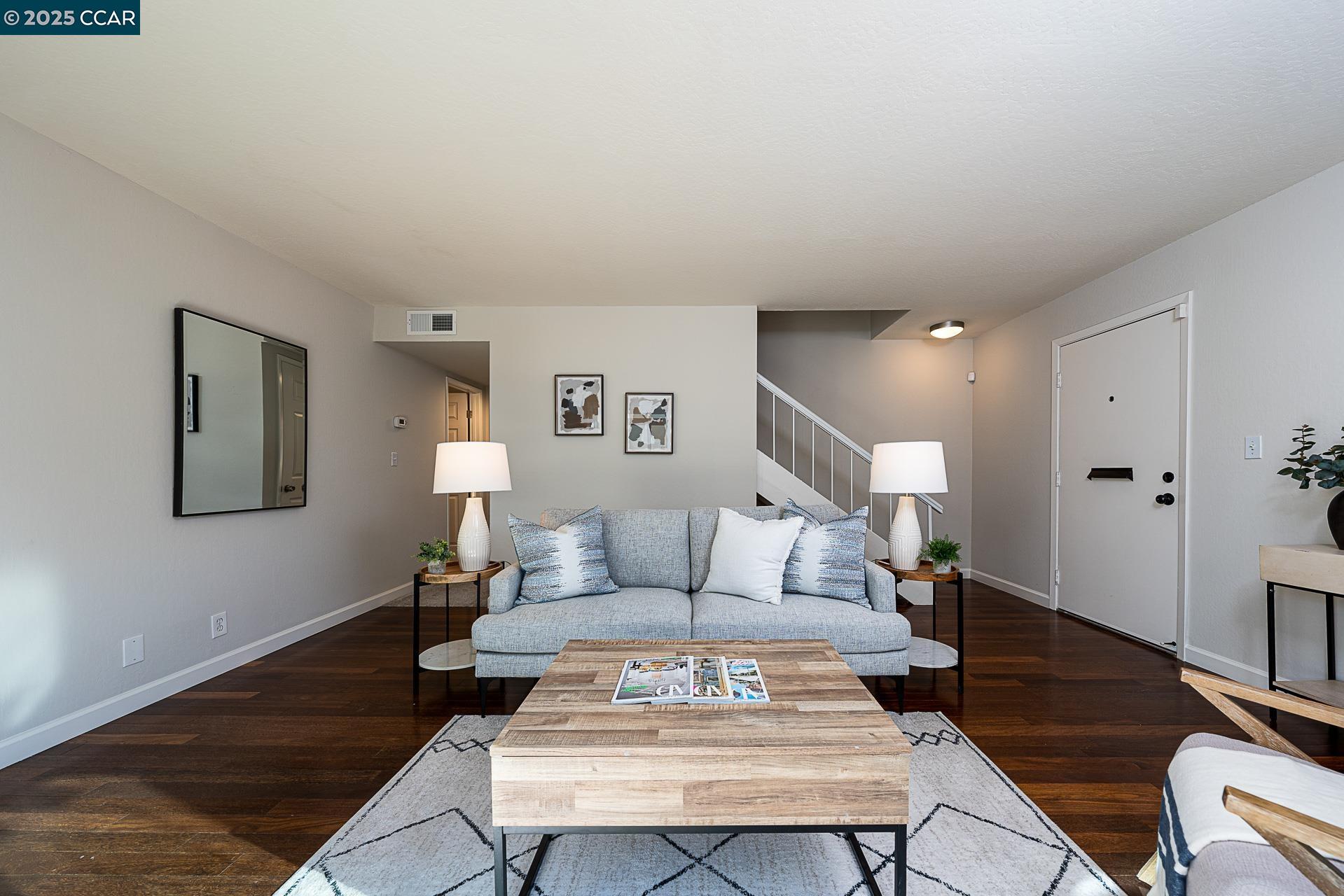 Photo #3: 41082573 Listing 