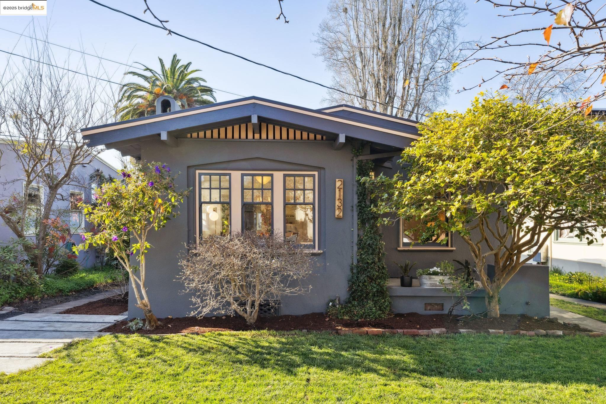 Detail Gallery Image 1 of 1 For 2132 Acton St, Berkeley,  CA 94702 - 3 Beds | 2 Baths