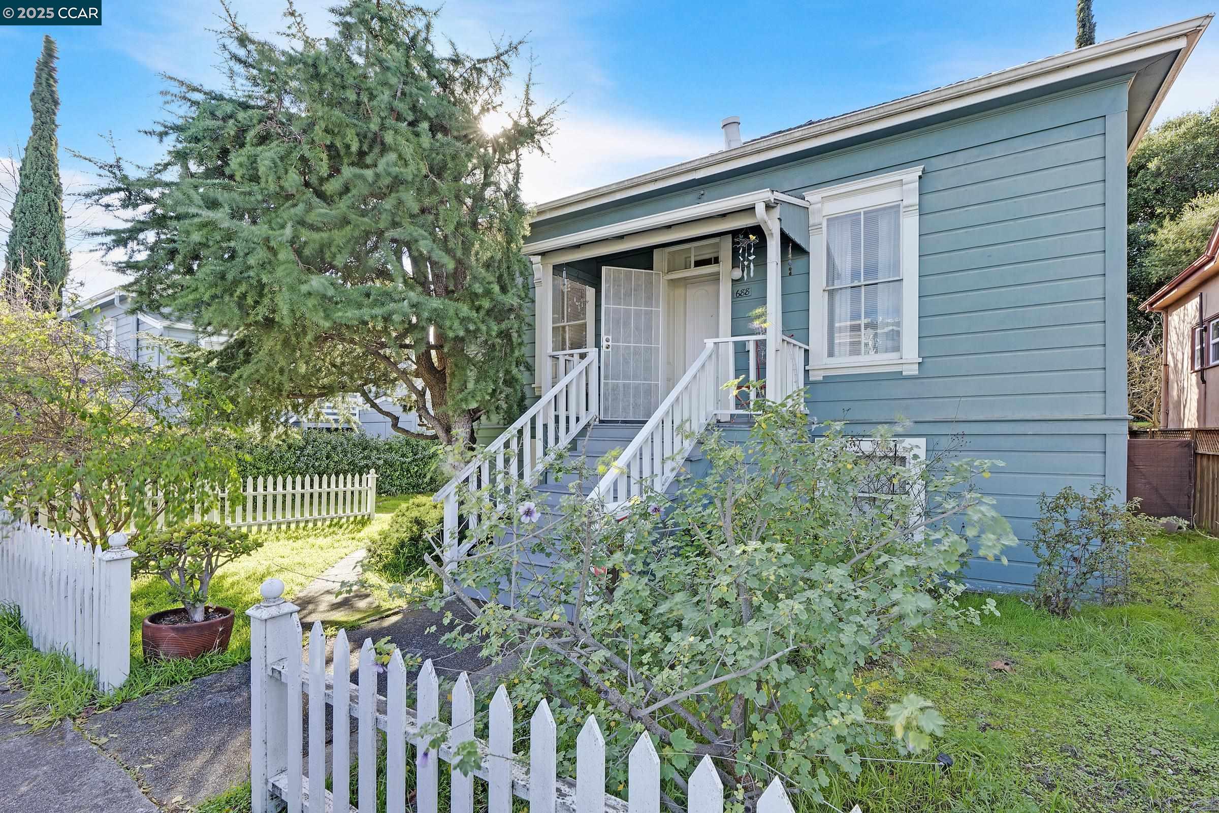 Detail Gallery Image 1 of 1 For 688 Quinan St, Pinole,  CA 94564 - 1 Beds | 1 Baths