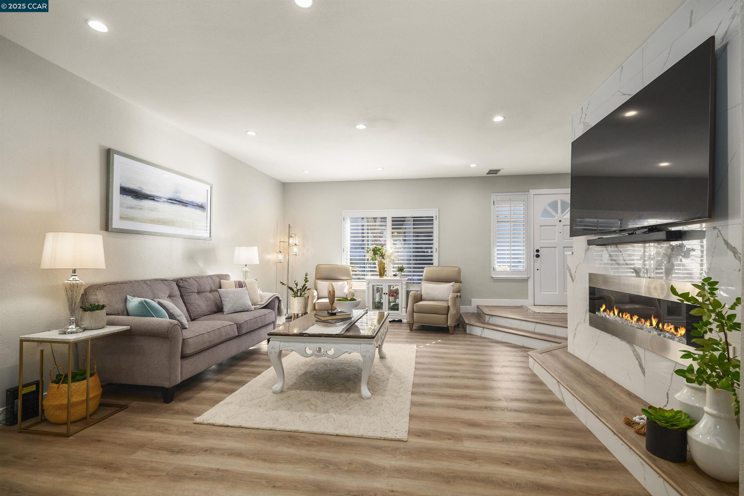More Details about MLS # 41082685 : 1713 GEARY RD