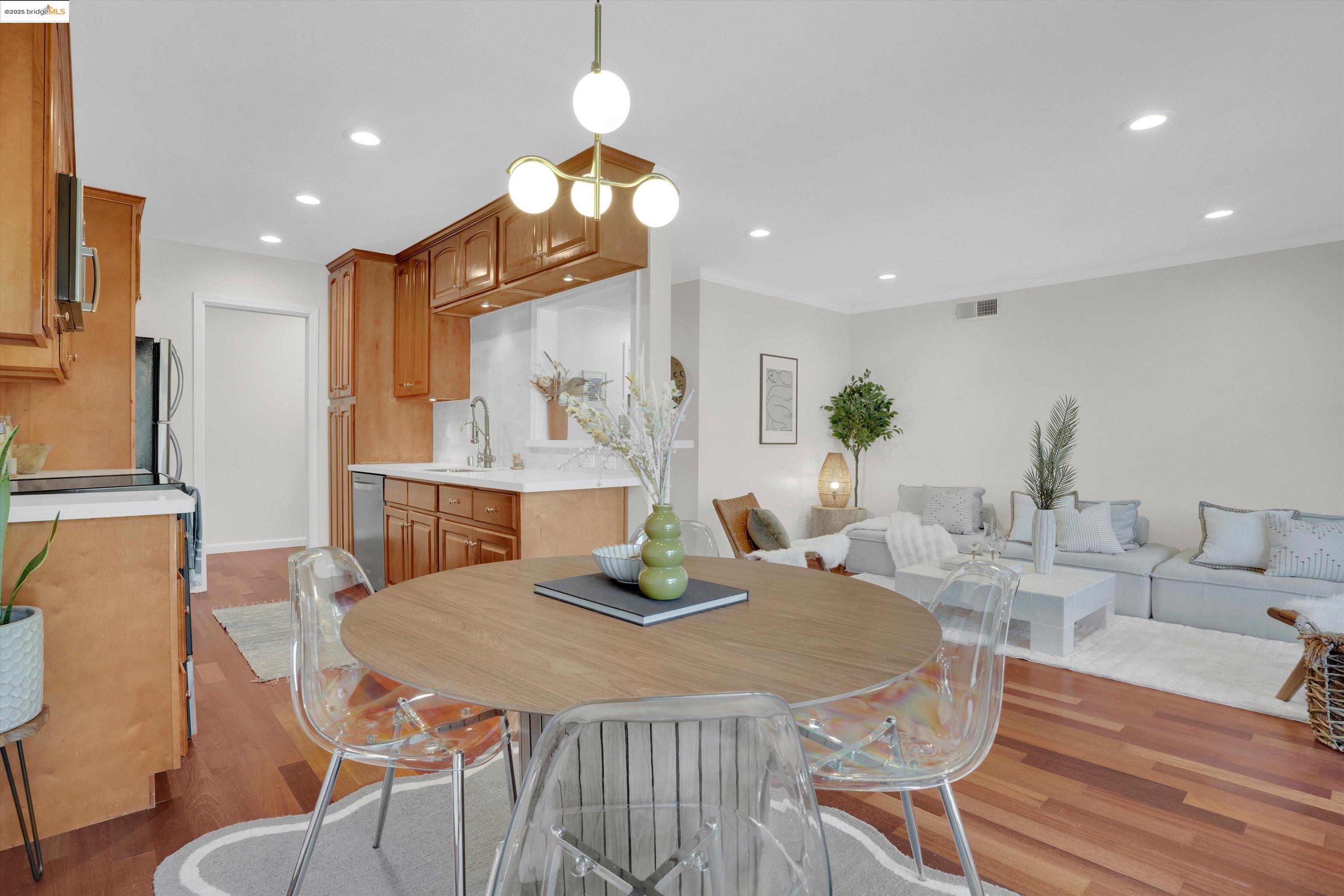 More Details about MLS # 41082711 : 245 MONTECITO AVE # 103