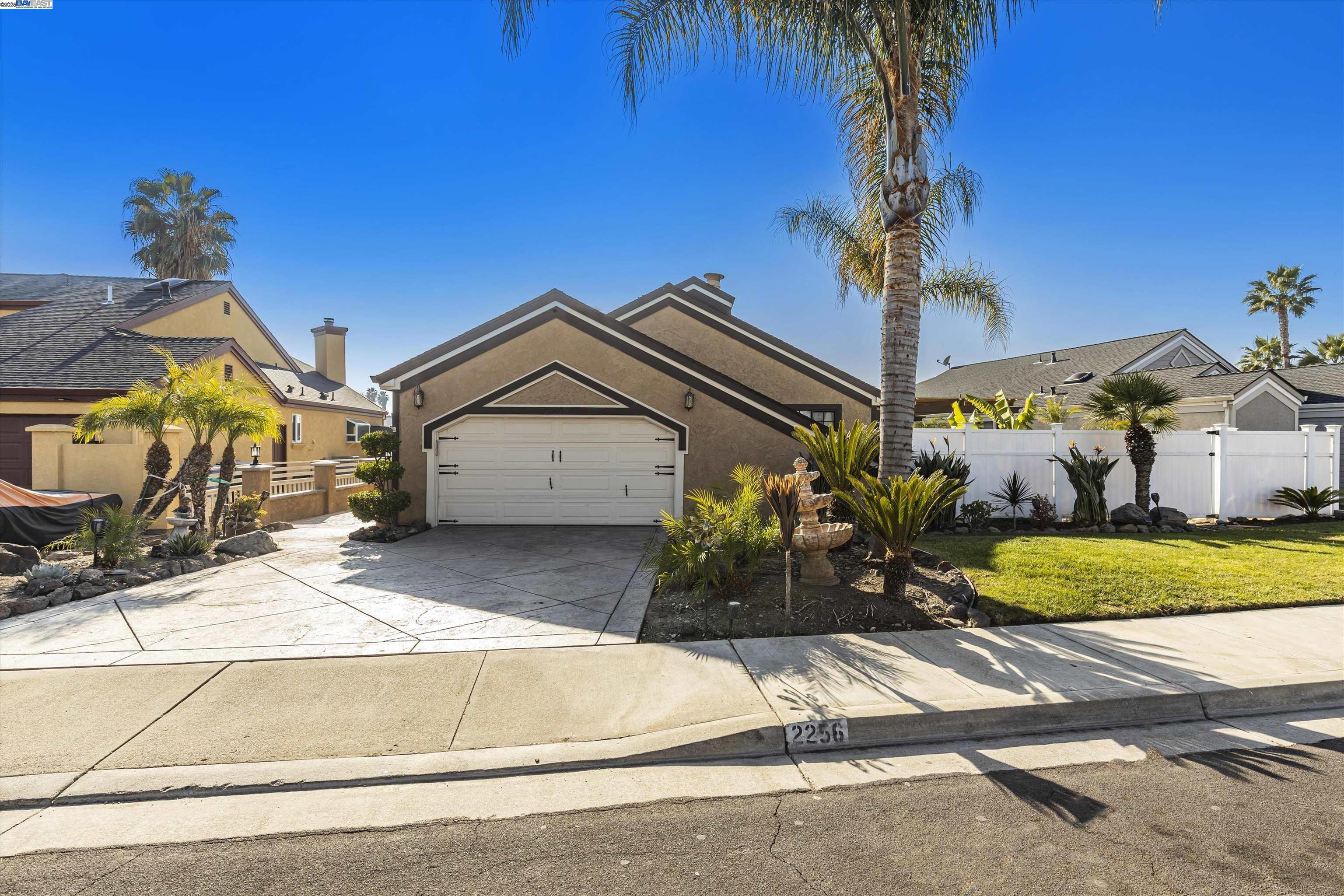 Detail Gallery Image 3 of 27 For 2256 Cove Ct, Discovery Bay,  CA 94505 - 3 Beds | 2 Baths