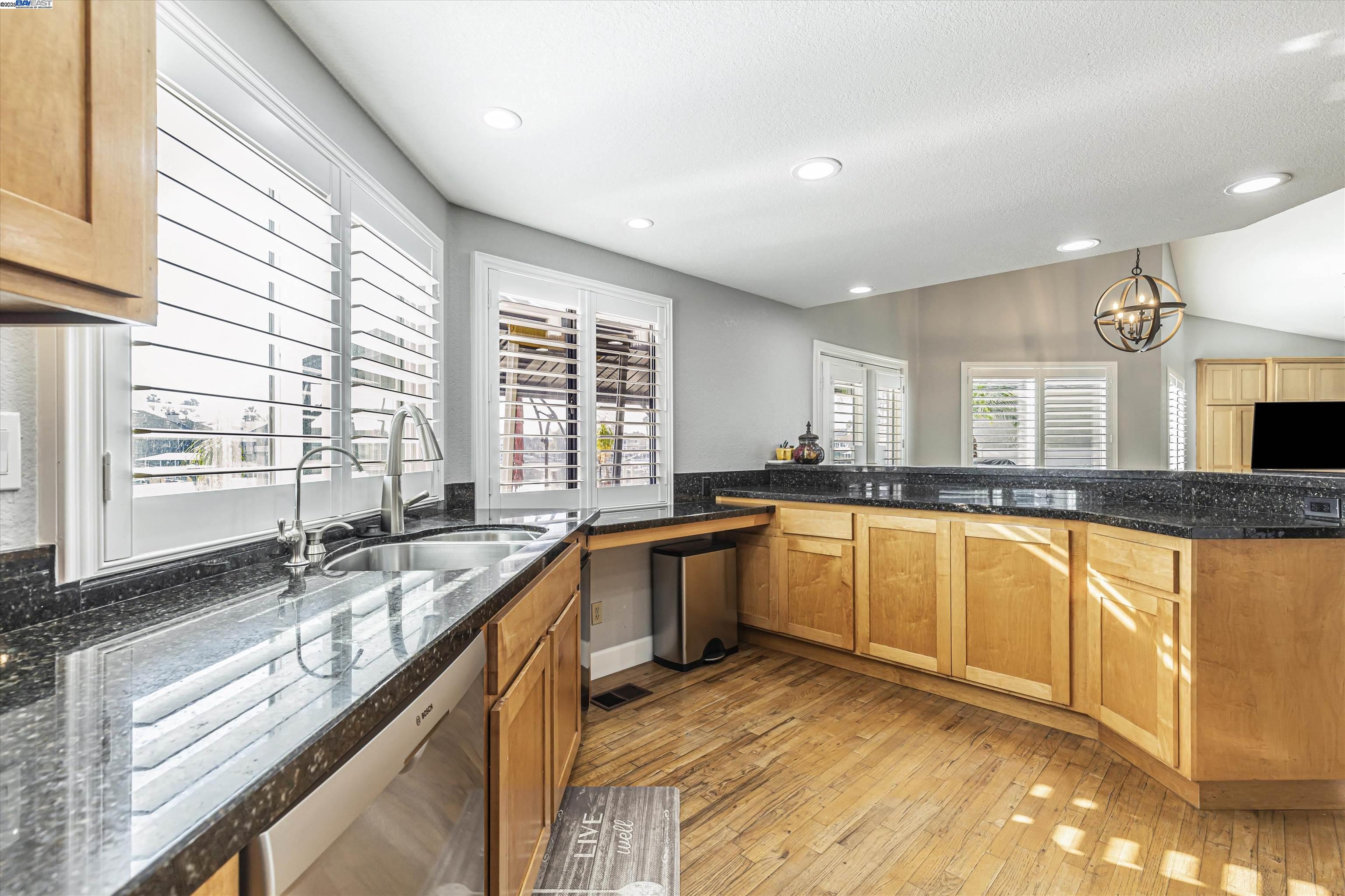 Detail Gallery Image 8 of 27 For 2256 Cove Ct, Discovery Bay,  CA 94505 - 3 Beds | 2 Baths