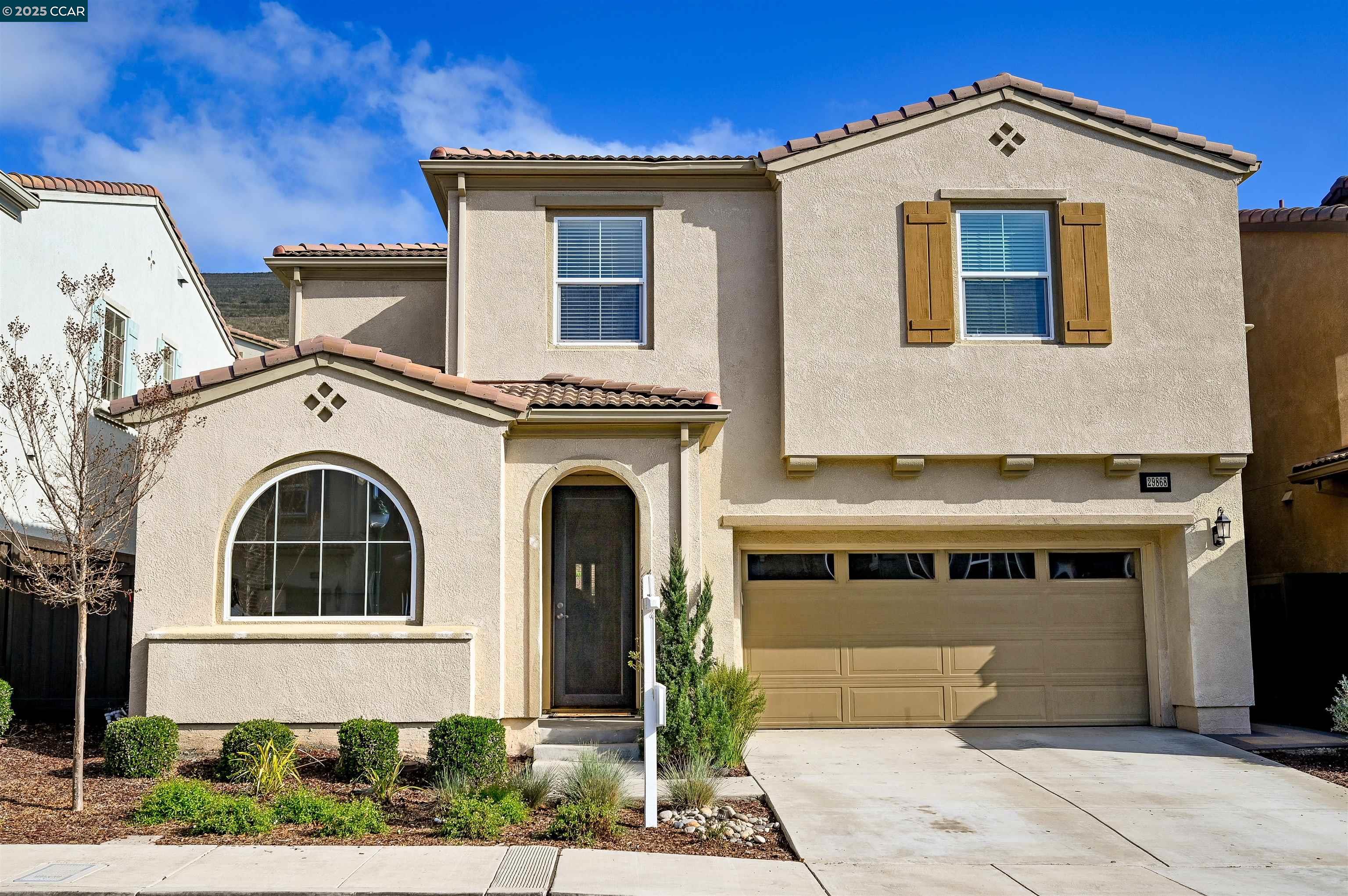 Detail Gallery Image 1 of 1 For 29868 Cantera Dr, Hayward,  CA 94544 - 5 Beds | 3 Baths