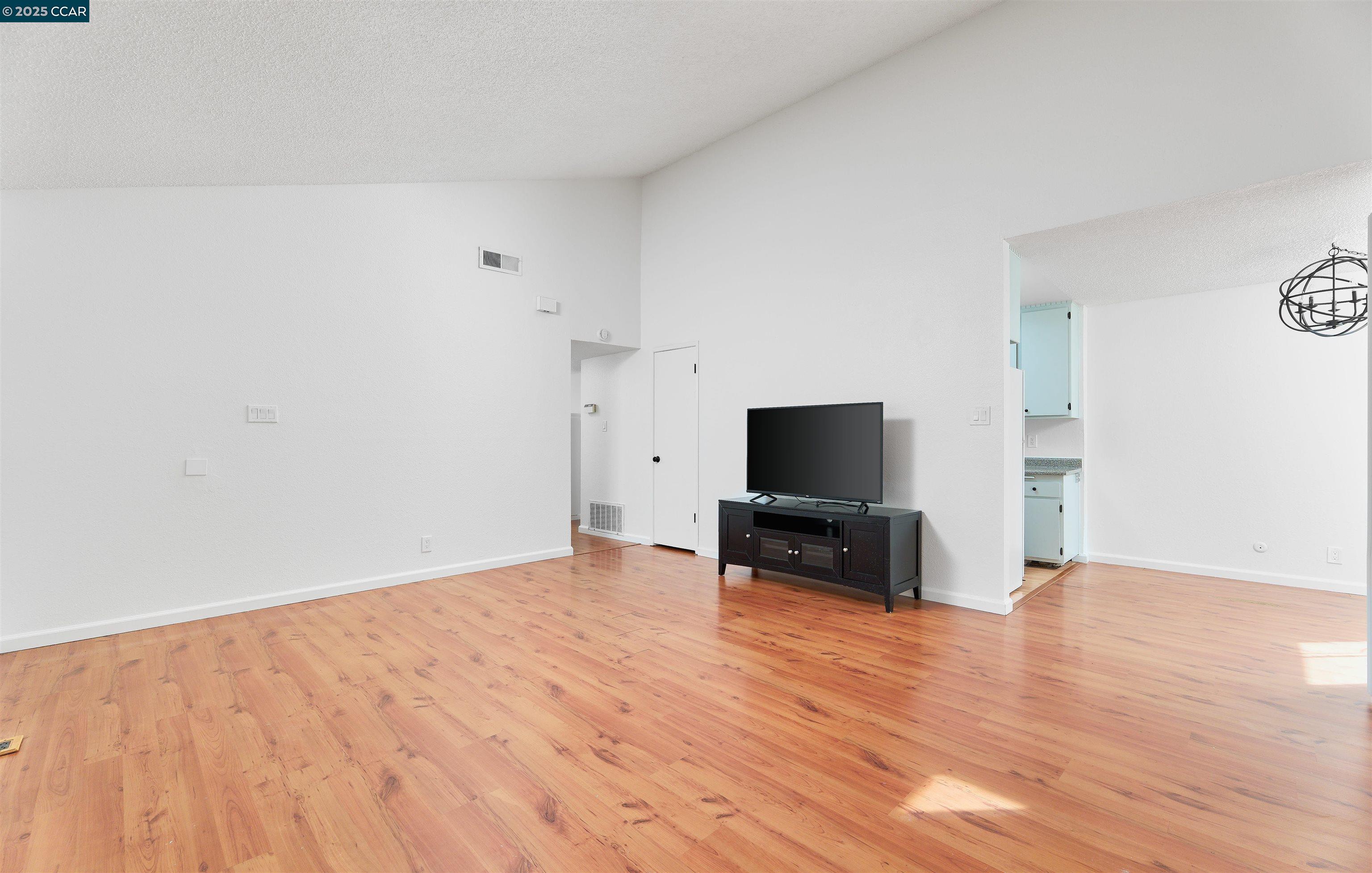 Photo #4: 41082736 Listing 