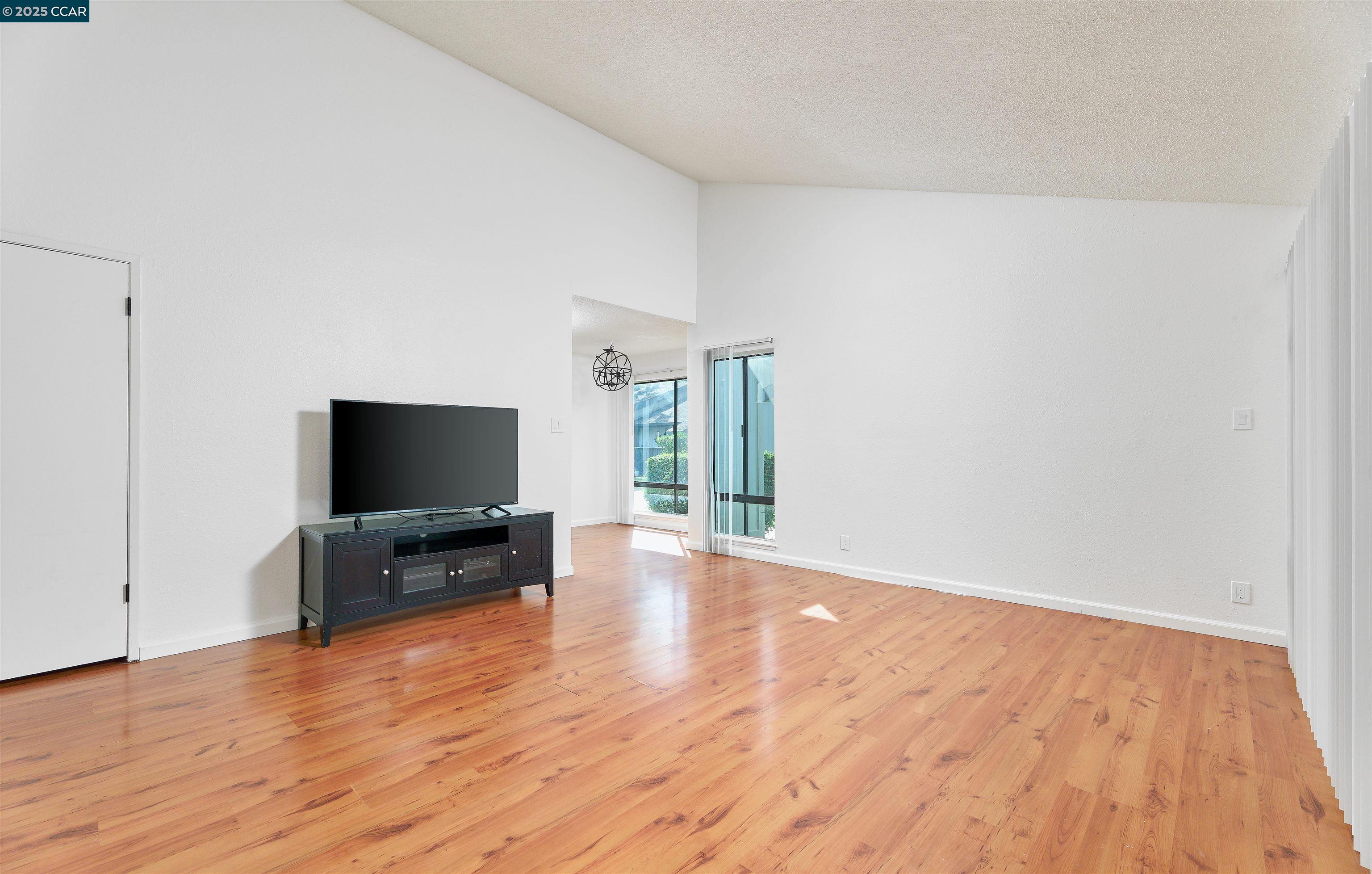 Photo #5: 41082736 Listing 