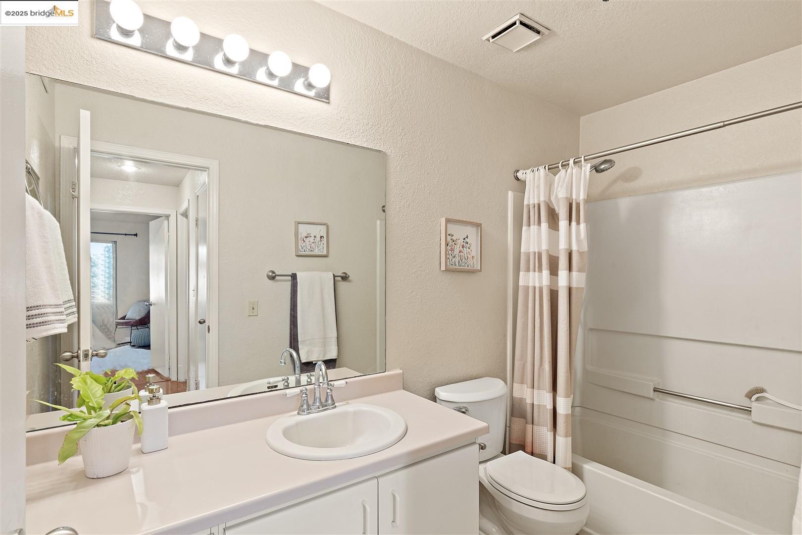 Detail Gallery Image 18 of 54 For 535 Pierce St #3409,  Albany,  CA 94706 - 2 Beds | 2 Baths