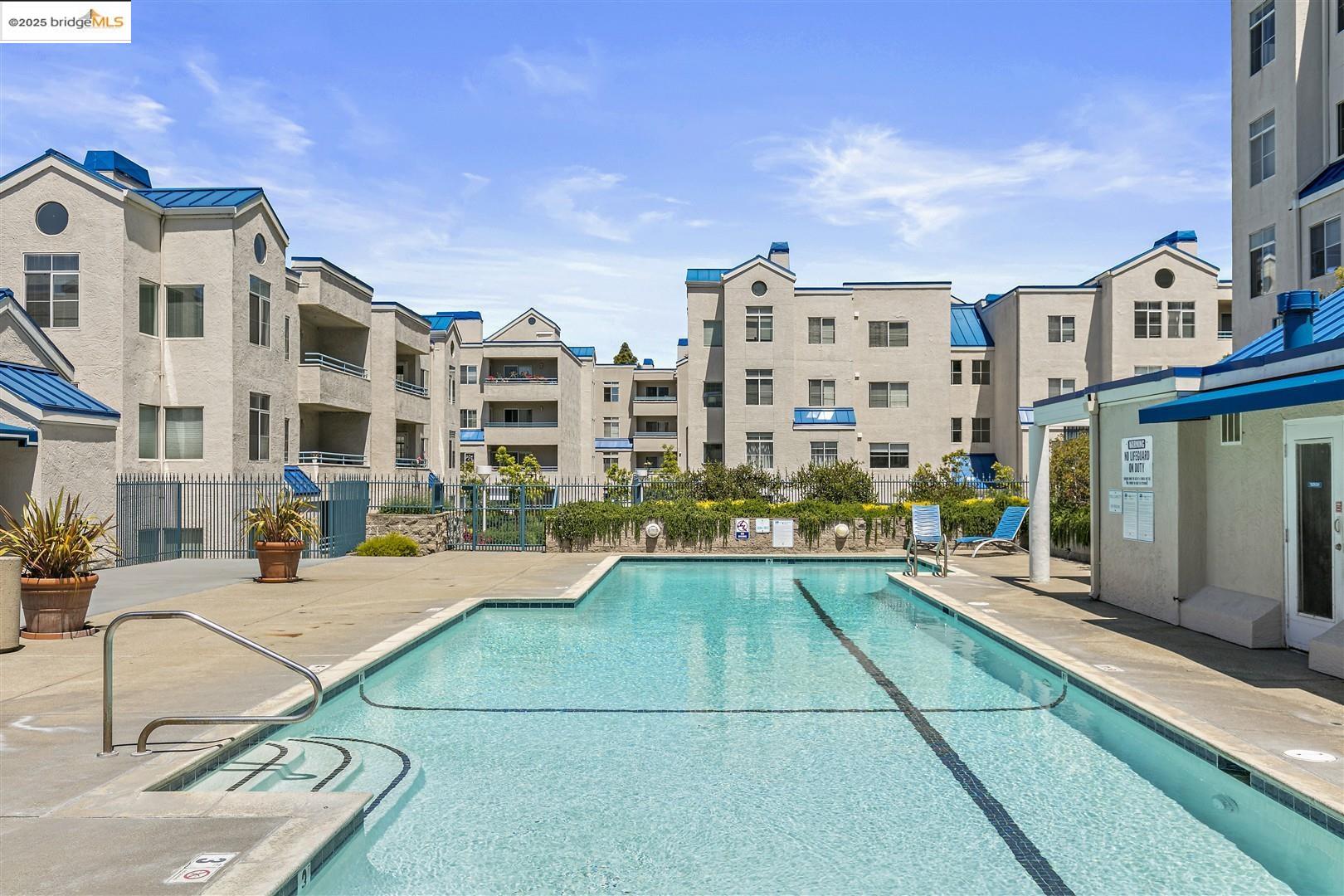 Detail Gallery Image 33 of 54 For 535 Pierce St #3409,  Albany,  CA 94706 - 2 Beds | 2 Baths