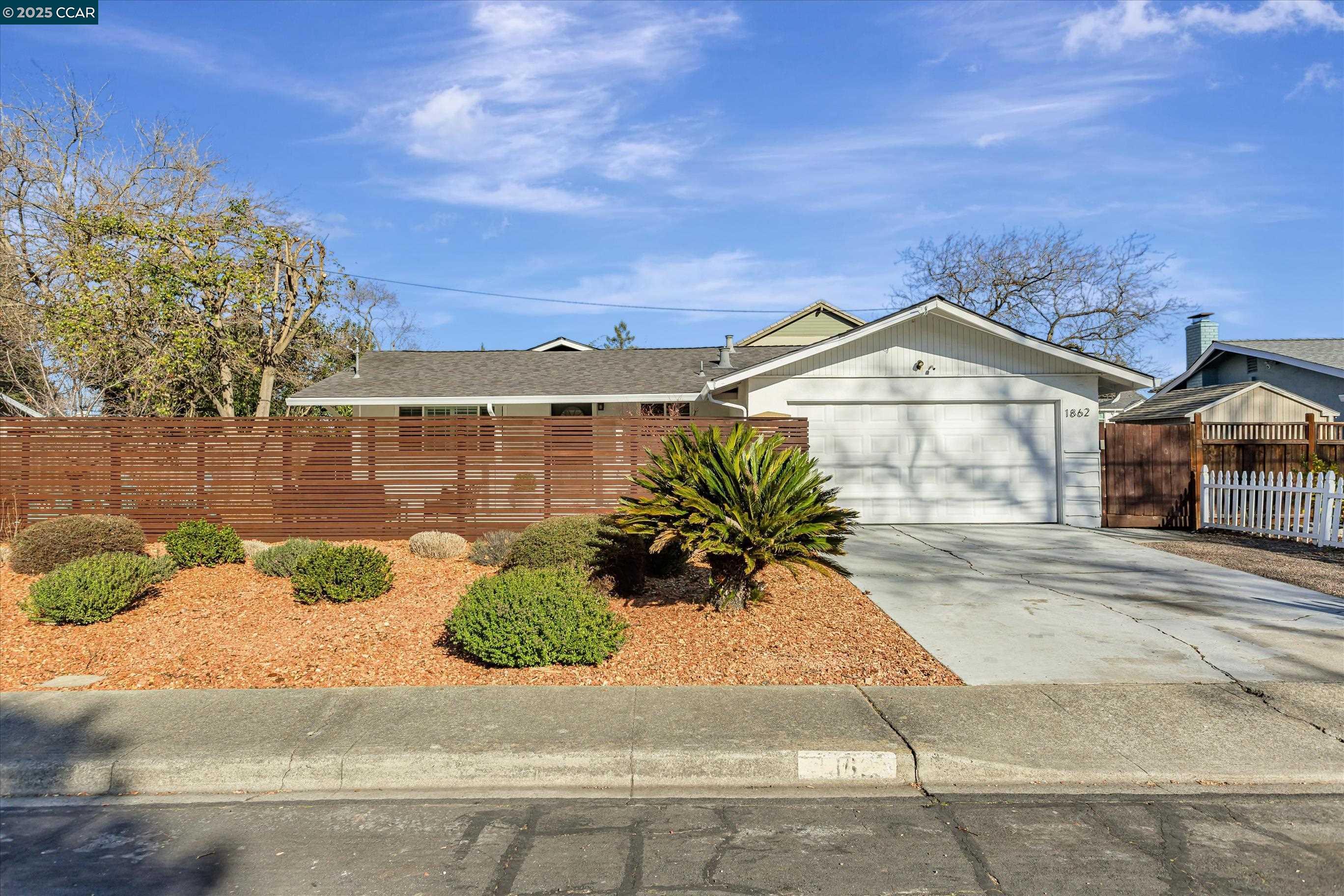 Detail Gallery Image 1 of 1 For 1862 Lambeth Ln, Concord,  CA 94518 - 3 Beds | 2 Baths