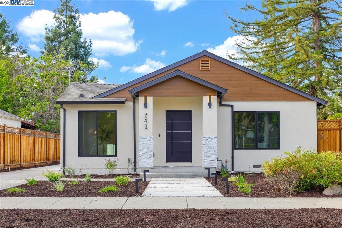 Detail Gallery Image 1 of 1 For 240 Wilton Ave, Palo Alto,  CA 94306 - 4 Beds | 4 Baths
