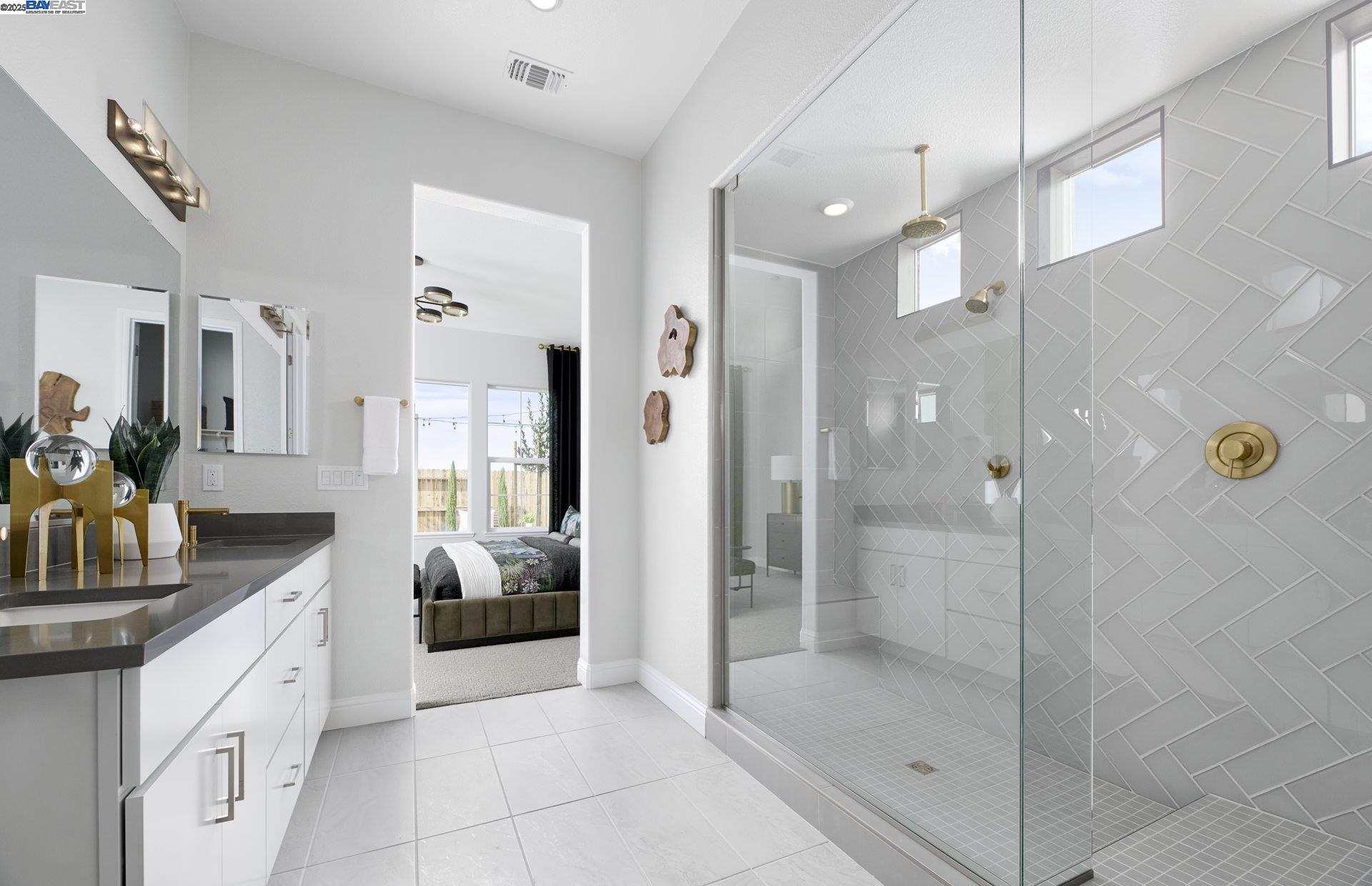 Detail Gallery Image 3 of 5 For Spanish Oak Ave, Manteca,  CA 95337 - 4 Beds | 3 Baths