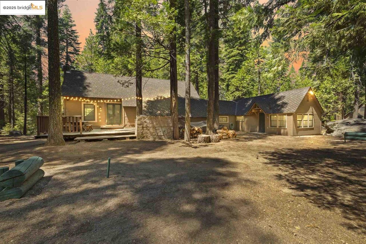 Detail Gallery Image 2 of 47 For 126 Rustic Rd., Pinecrest,  CA 95364 - 4 Beds | 3 Baths