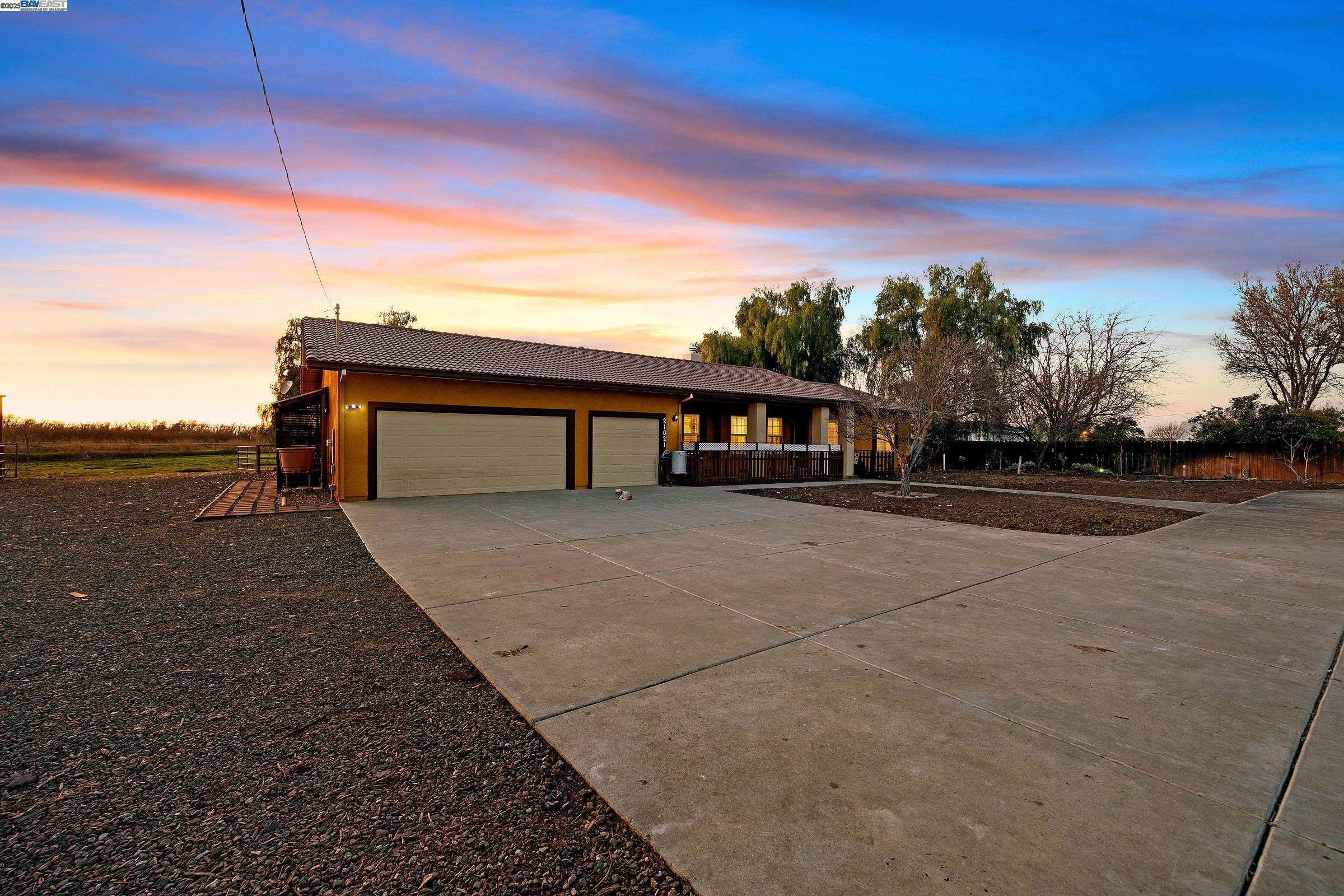 Detail Gallery Image 2 of 60 For 21021 Reeve Rd, Tracy,  CA 95304 - 4 Beds | 2/1 Baths