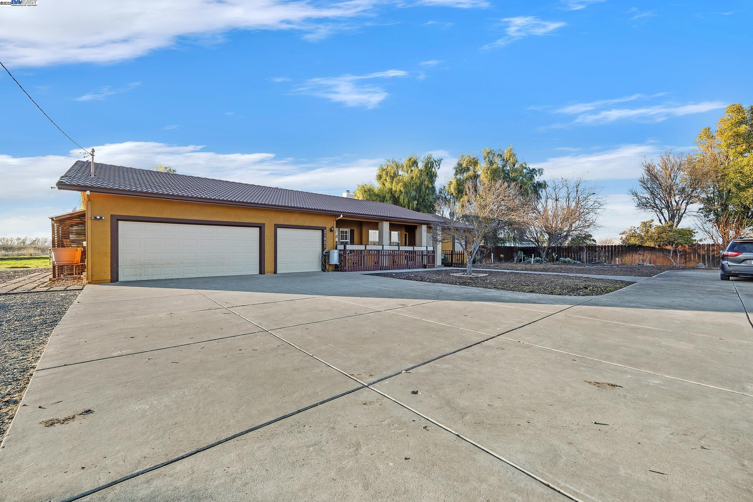 Detail Gallery Image 7 of 60 For 21021 Reeve Rd, Tracy,  CA 95304 - 4 Beds | 2/1 Baths
