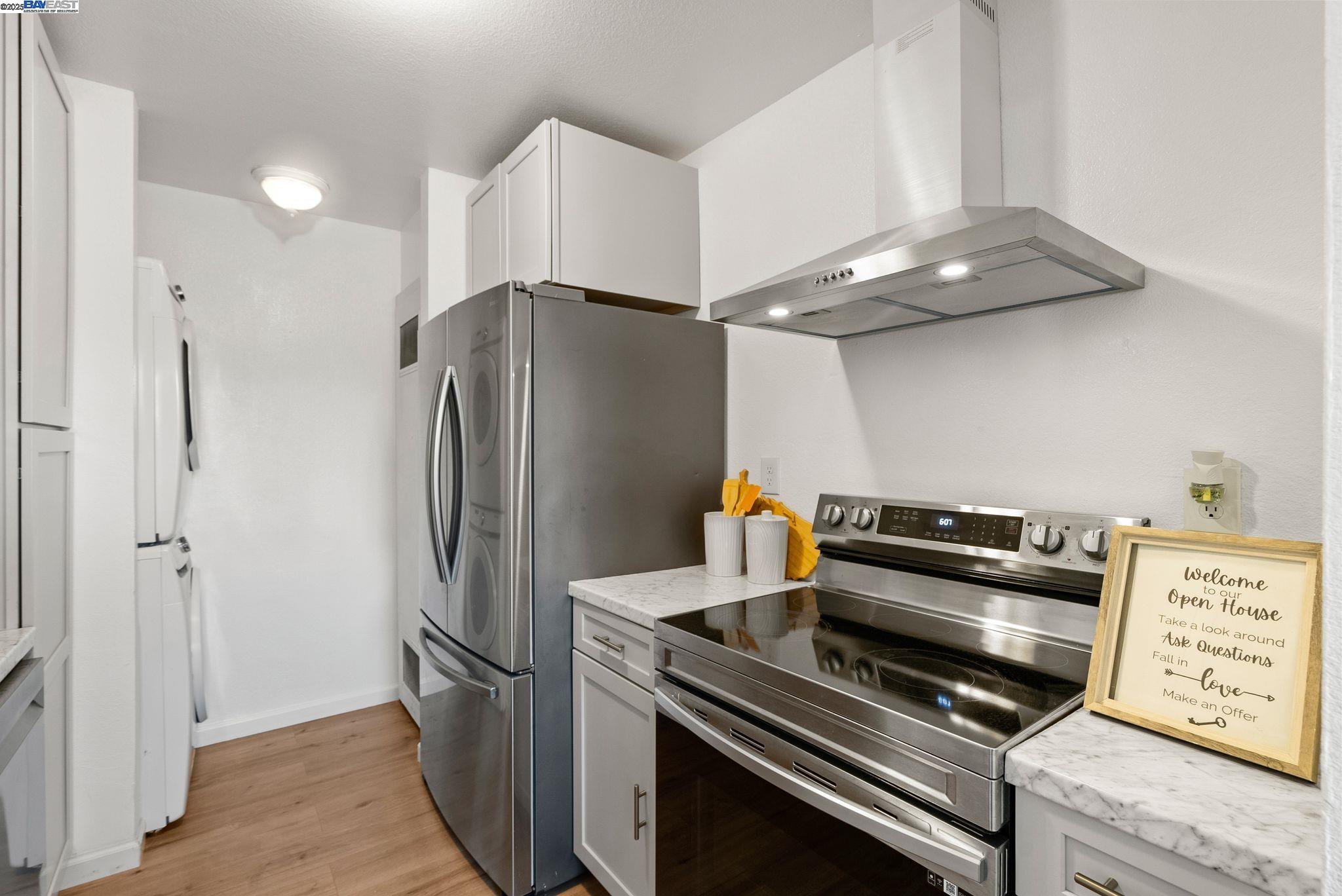 4926 Lowry Rd, Union City, California 94587, 2 Bedrooms Bedrooms, 5 Rooms Rooms,1 BathroomBathrooms,Residential,For Sale,4926 Lowry Rd,41082853