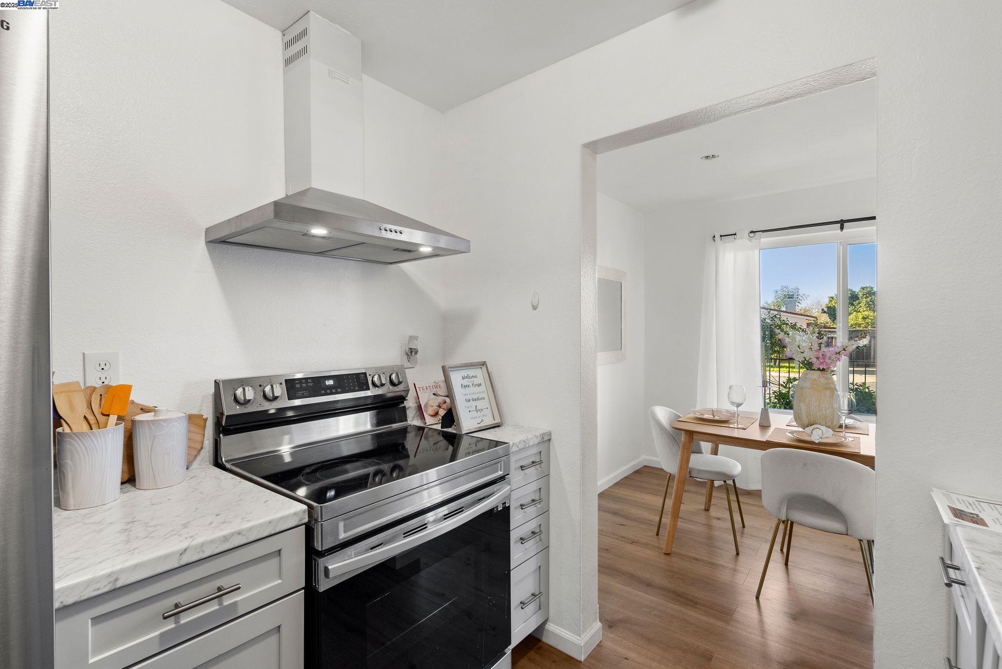 4926 Lowry Rd, Union City, California 94587, 2 Bedrooms Bedrooms, 5 Rooms Rooms,1 BathroomBathrooms,Residential,For Sale,4926 Lowry Rd,41082853