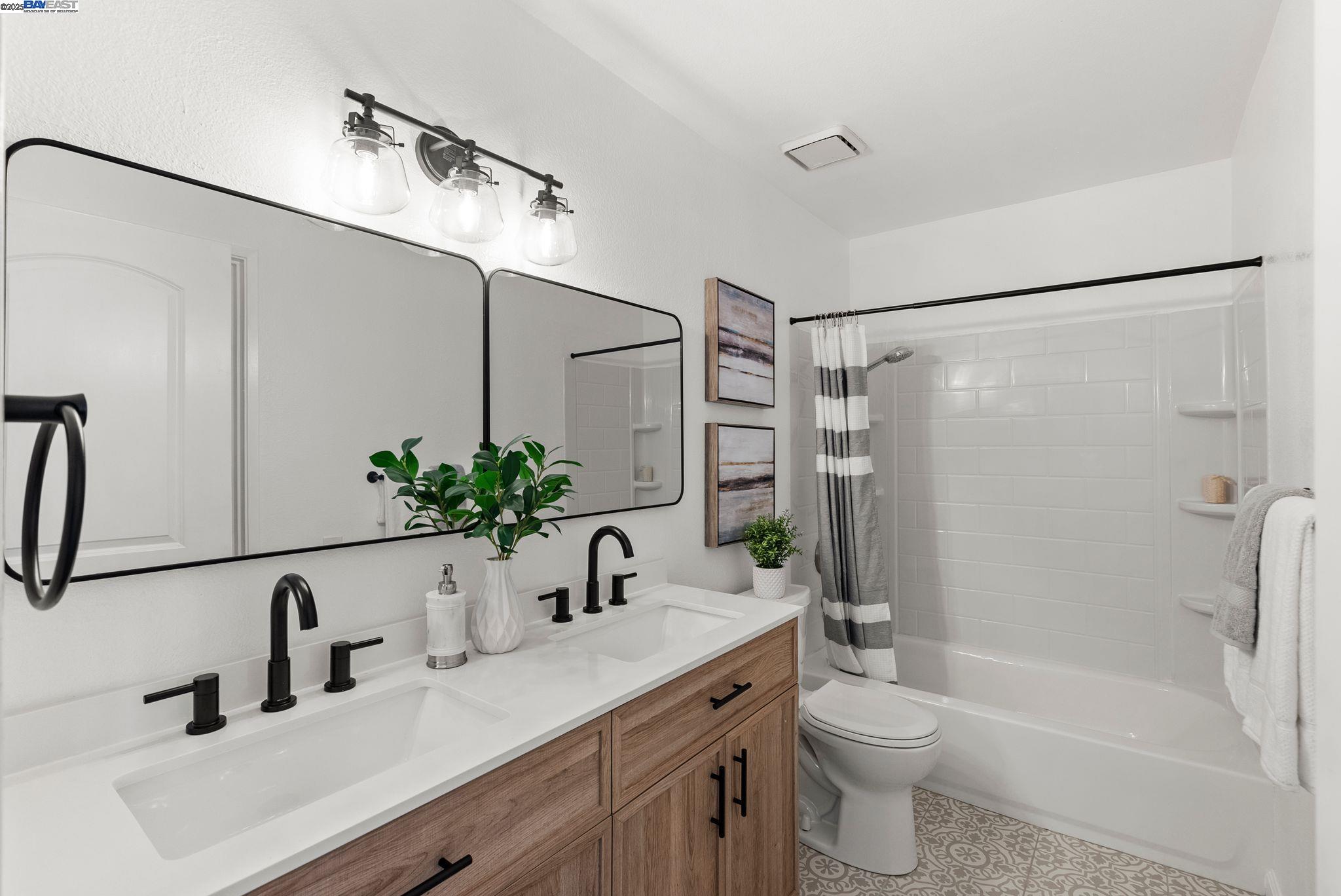 4926 Lowry Rd, Union City, California 94587, 2 Bedrooms Bedrooms, 5 Rooms Rooms,1 BathroomBathrooms,Residential,For Sale,4926 Lowry Rd,41082853