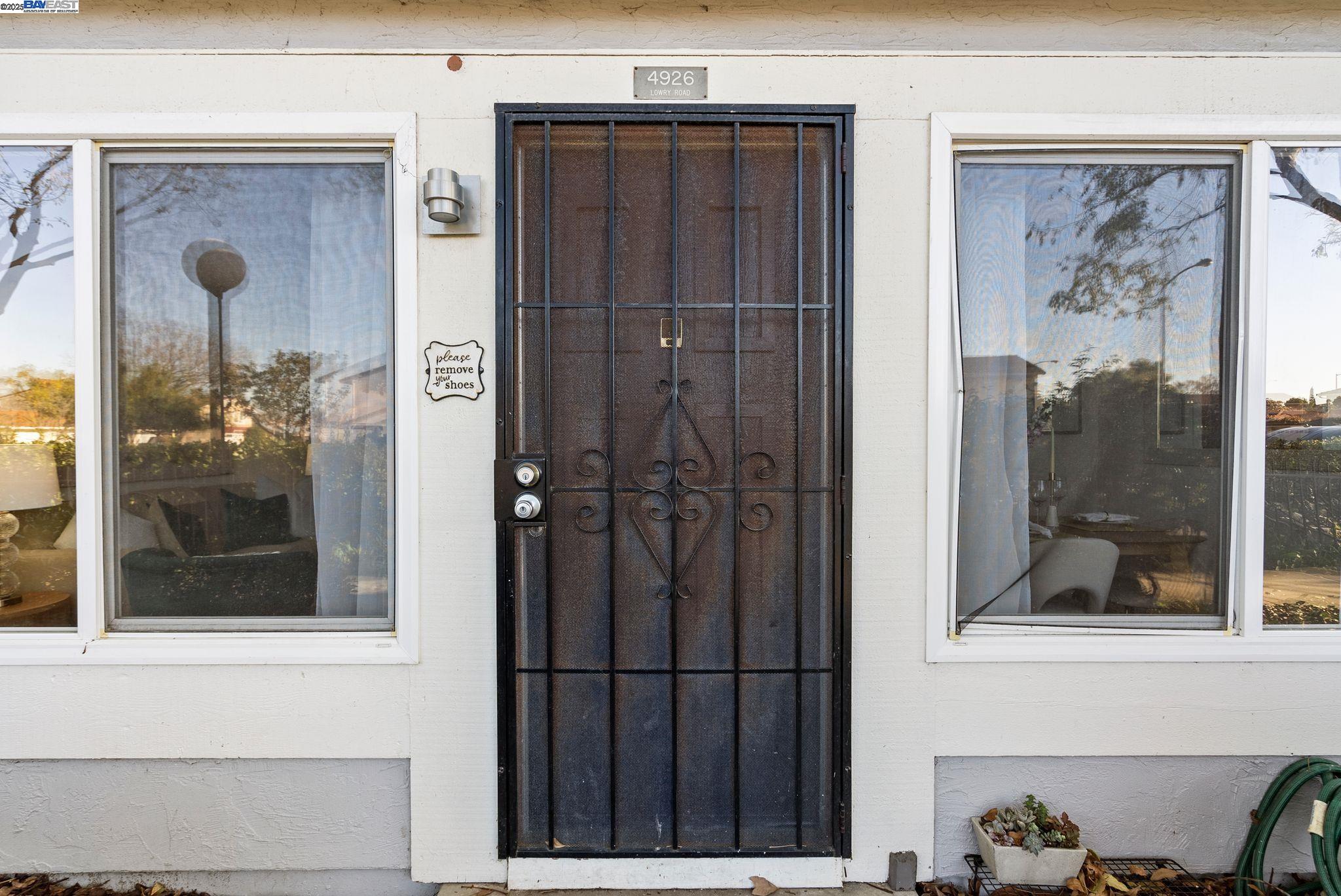 4926 Lowry Rd, Union City, California 94587, 2 Bedrooms Bedrooms, 5 Rooms Rooms,1 BathroomBathrooms,Residential,For Sale,4926 Lowry Rd,41082853