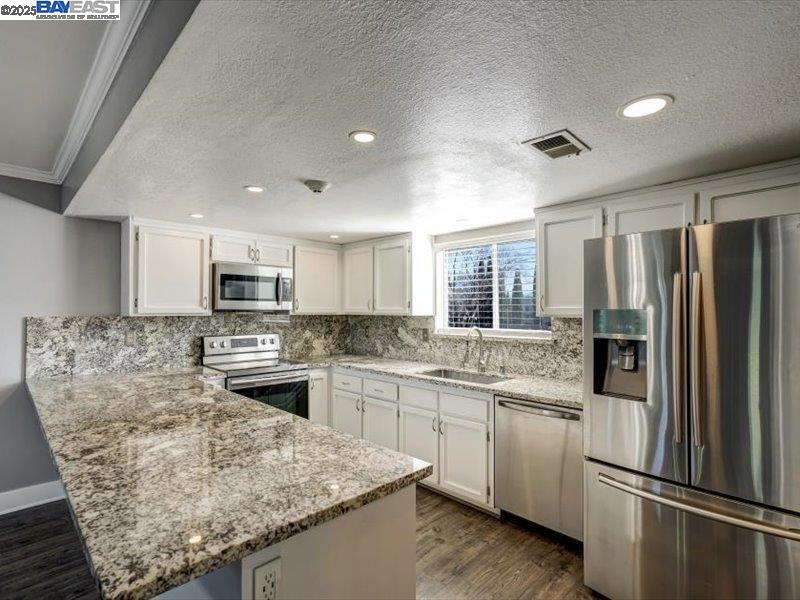 Photo #15: 41082911 Listing: Photo #15