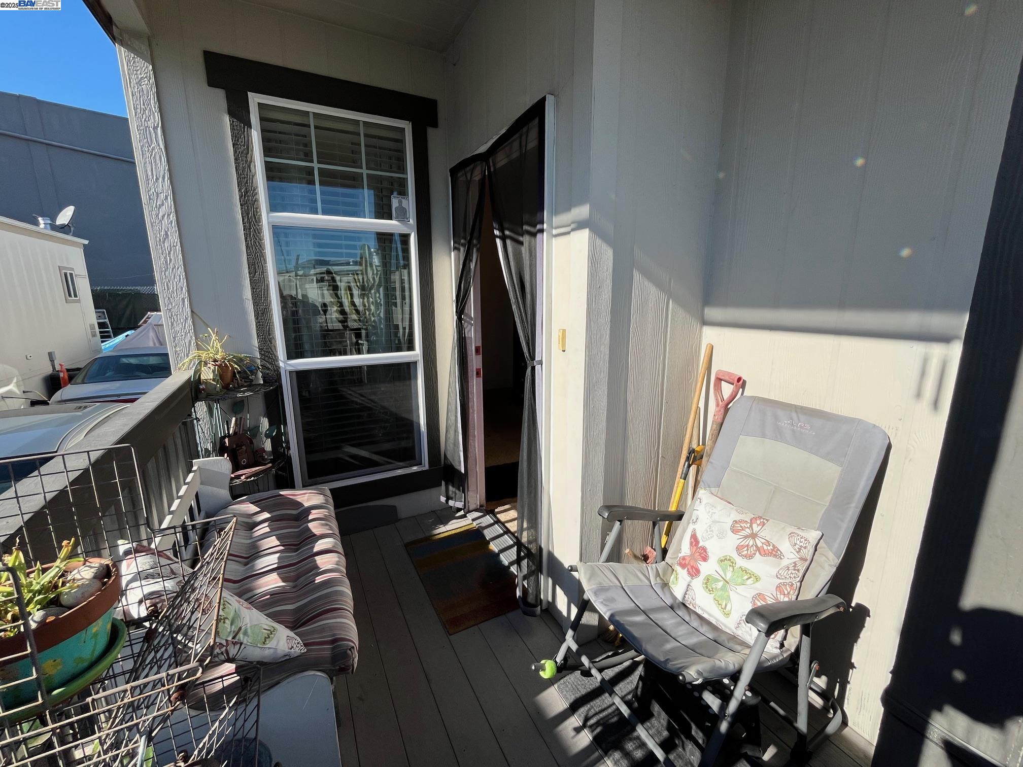Detail Gallery Image 17 of 19 For 3015 E Bayshore Rd. #411 #411,  Redwood City,  CA 94063 - 4 Beds | 2 Baths