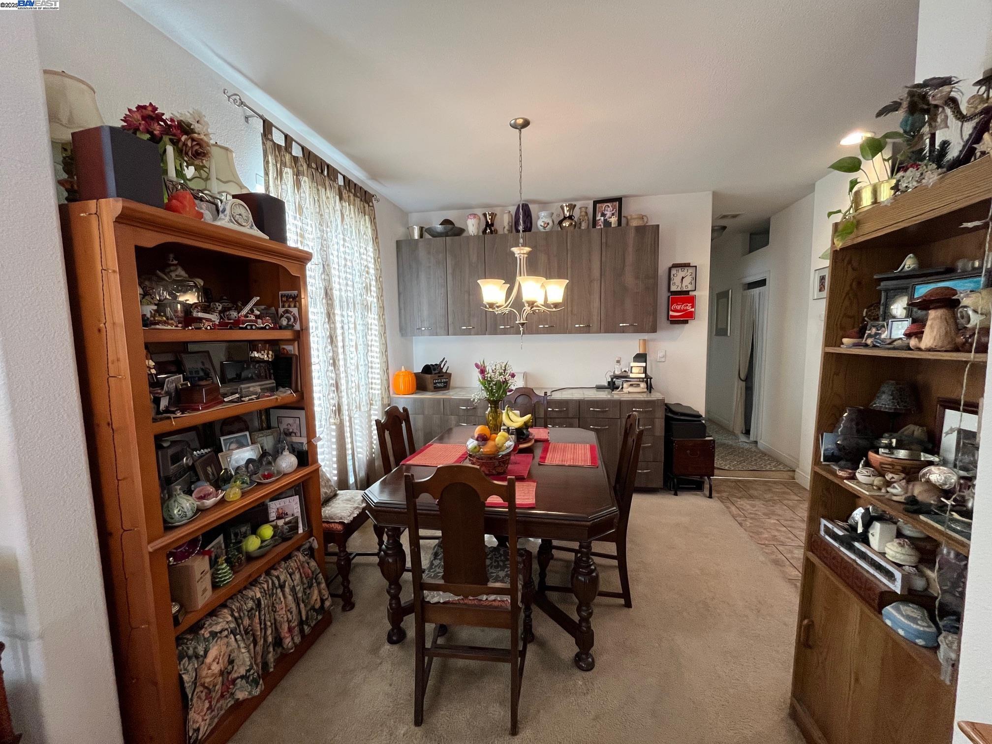 Detail Gallery Image 4 of 19 For 3015 E Bayshore Rd. #411 #411,  Redwood City,  CA 94063 - 4 Beds | 2 Baths
