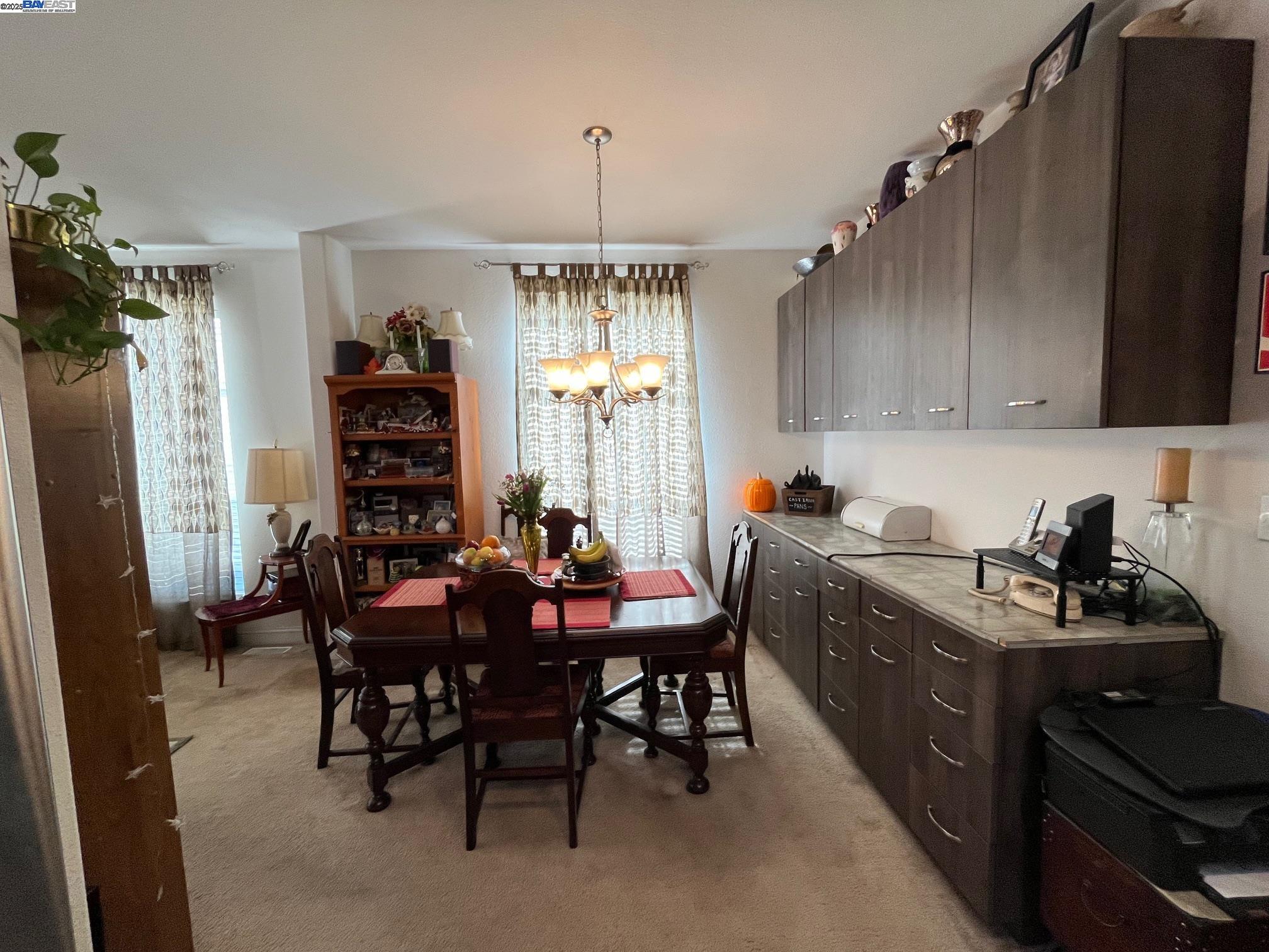 Detail Gallery Image 5 of 19 For 3015 E Bayshore Rd. #411 #411,  Redwood City,  CA 94063 - 4 Beds | 2 Baths
