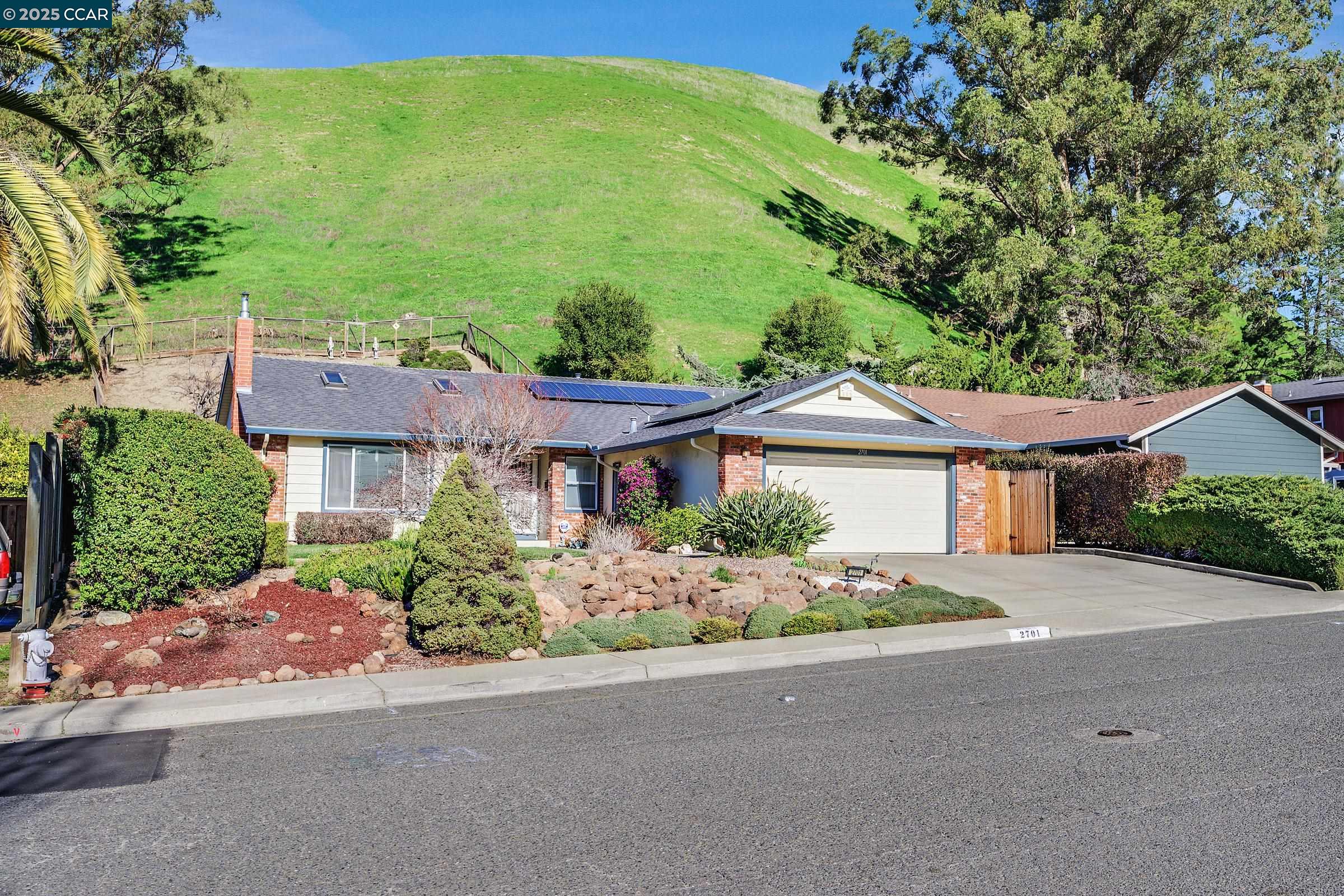 Detail Gallery Image 1 of 1 For 2701 Wright Ave, Pinole,  CA 94564 - 2 Beds | 2 Baths
