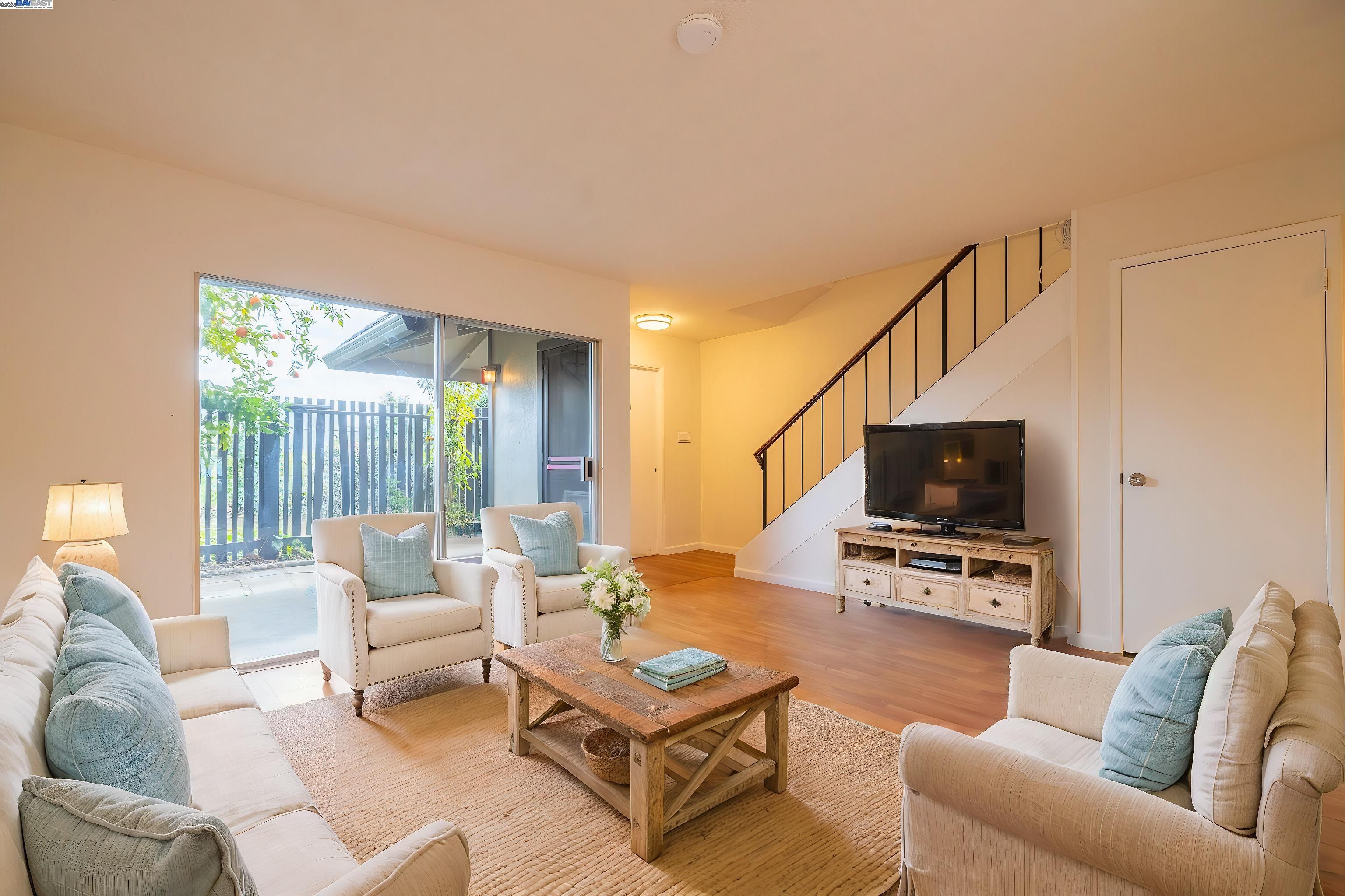Detail Gallery Image 1 of 1 For 1814 Chinquapin Ct #D,  Concord,  CA 94519 - 2 Beds | 1/1 Baths