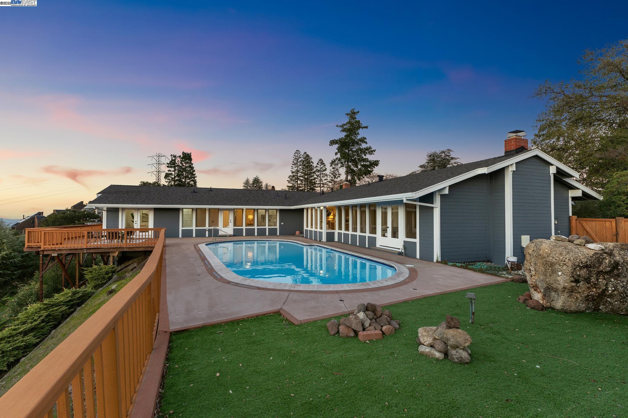 Detail Gallery Image 1 of 1 For 256 Castle Crest Rd, Alamo,  CA 94507 - 4 Beds | 2/1 Baths
