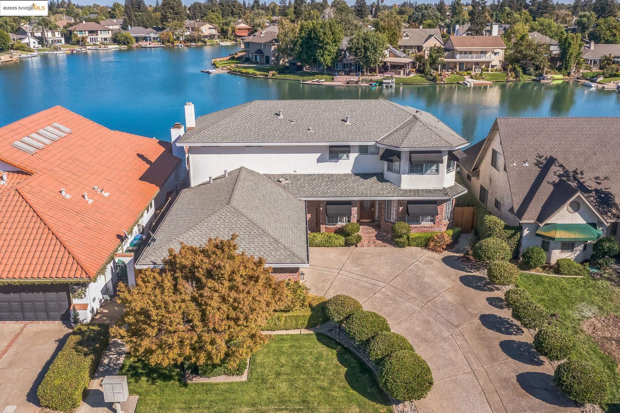 Detail Gallery Image 2 of 40 For 1720 Windjammer Ct, Lodi,  CA 95242 - 3 Beds | 2/1 Baths