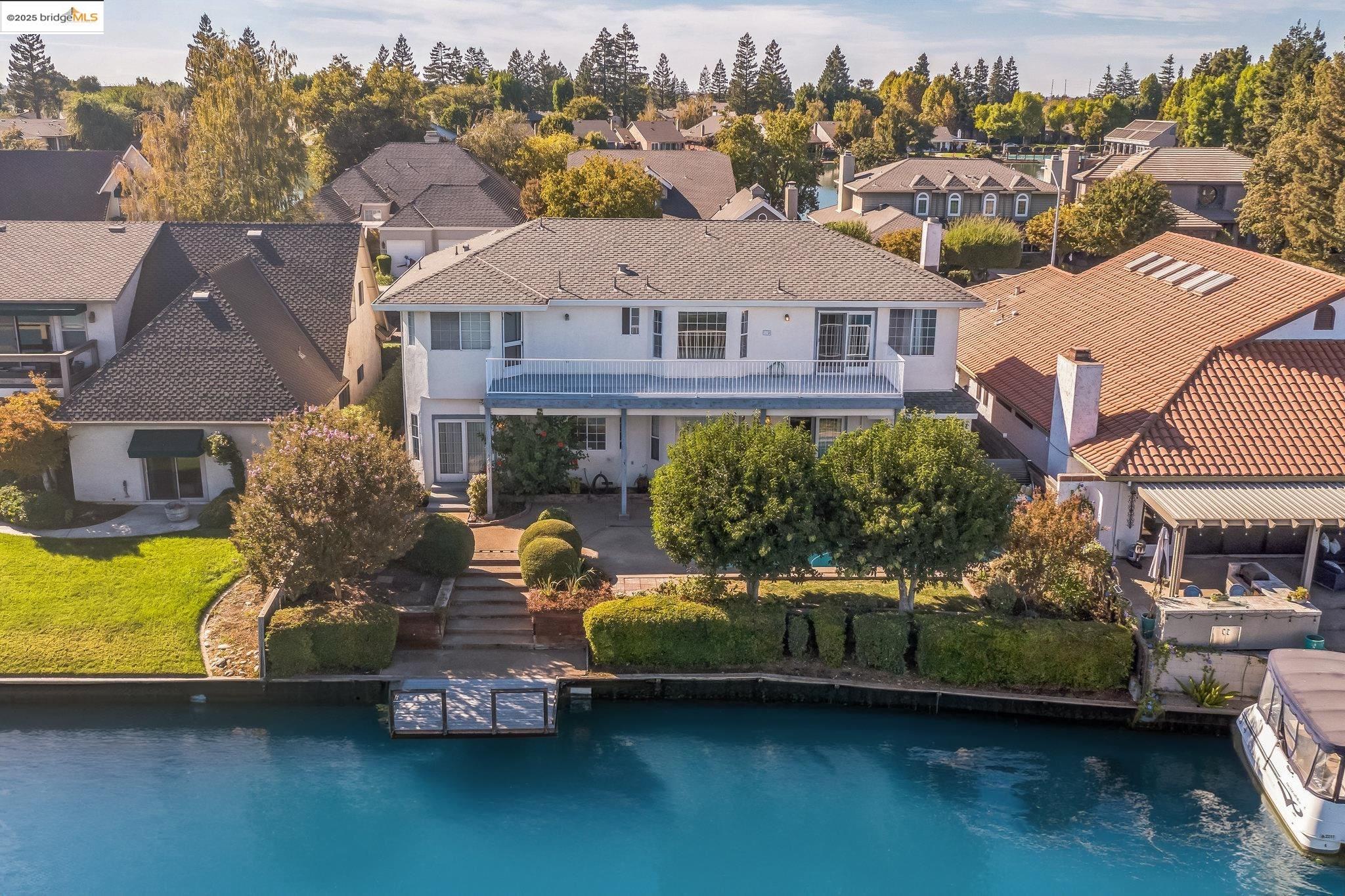 Detail Gallery Image 3 of 40 For 1720 Windjammer Ct, Lodi,  CA 95242 - 3 Beds | 2/1 Baths