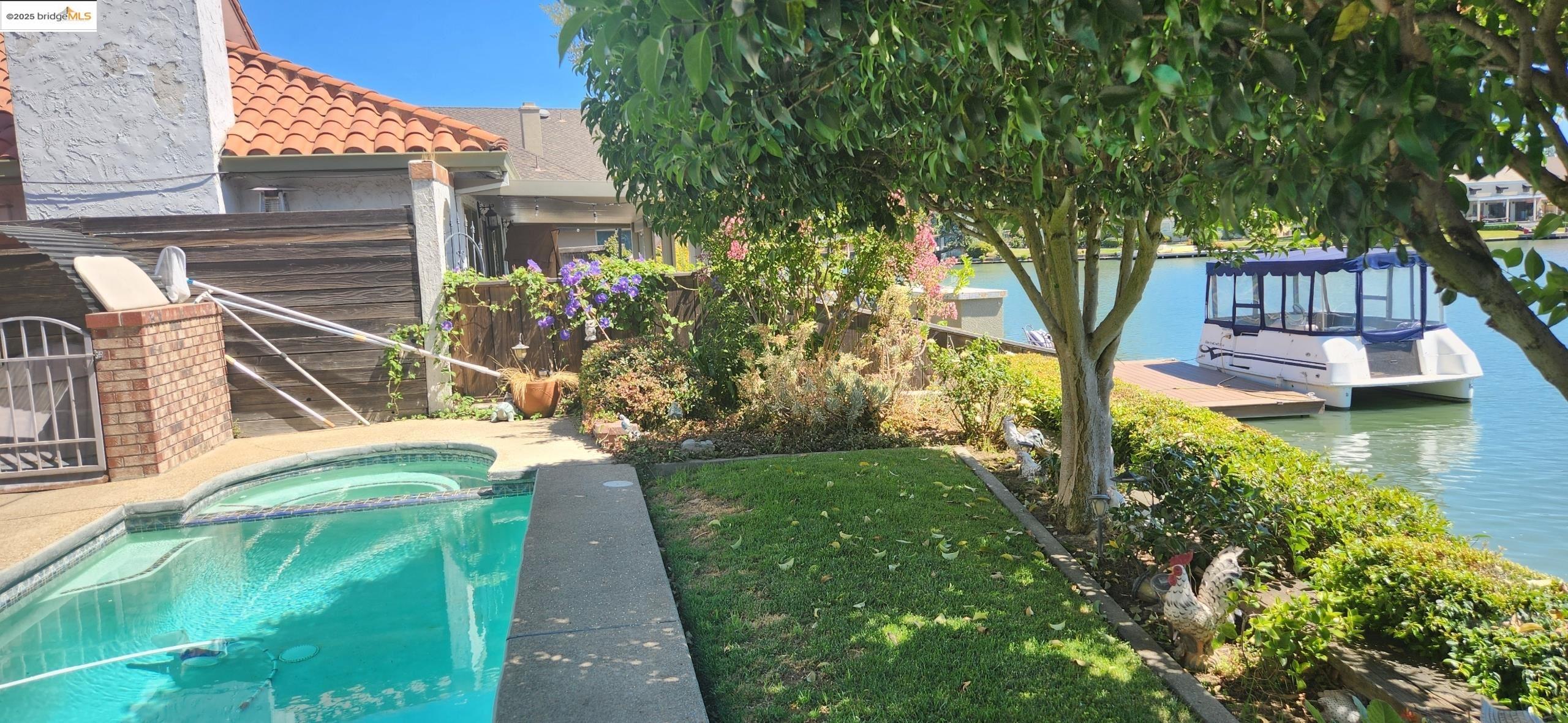 Detail Gallery Image 32 of 40 For 1720 Windjammer Ct, Lodi,  CA 95242 - 3 Beds | 2/1 Baths