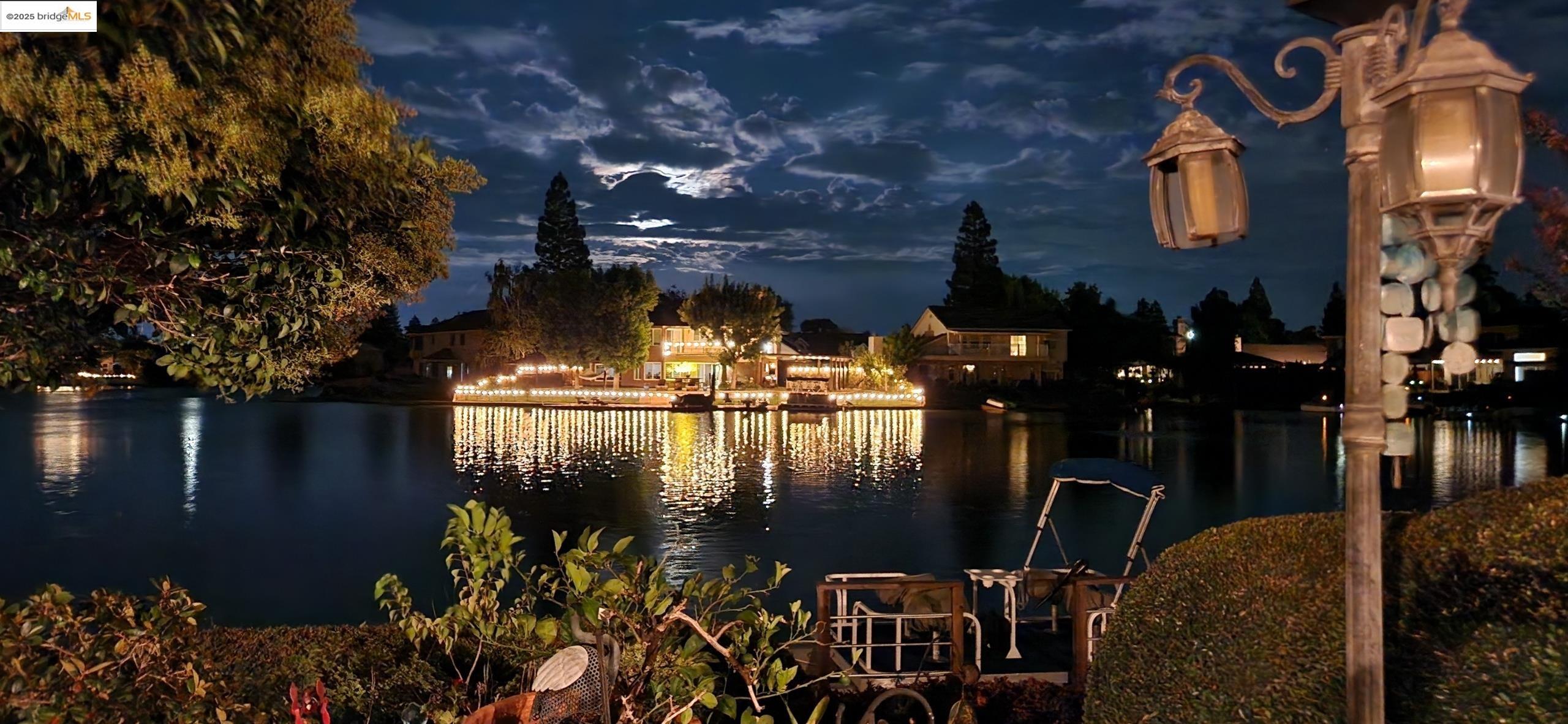 Detail Gallery Image 34 of 40 For 1720 Windjammer Ct, Lodi,  CA 95242 - 3 Beds | 2/1 Baths
