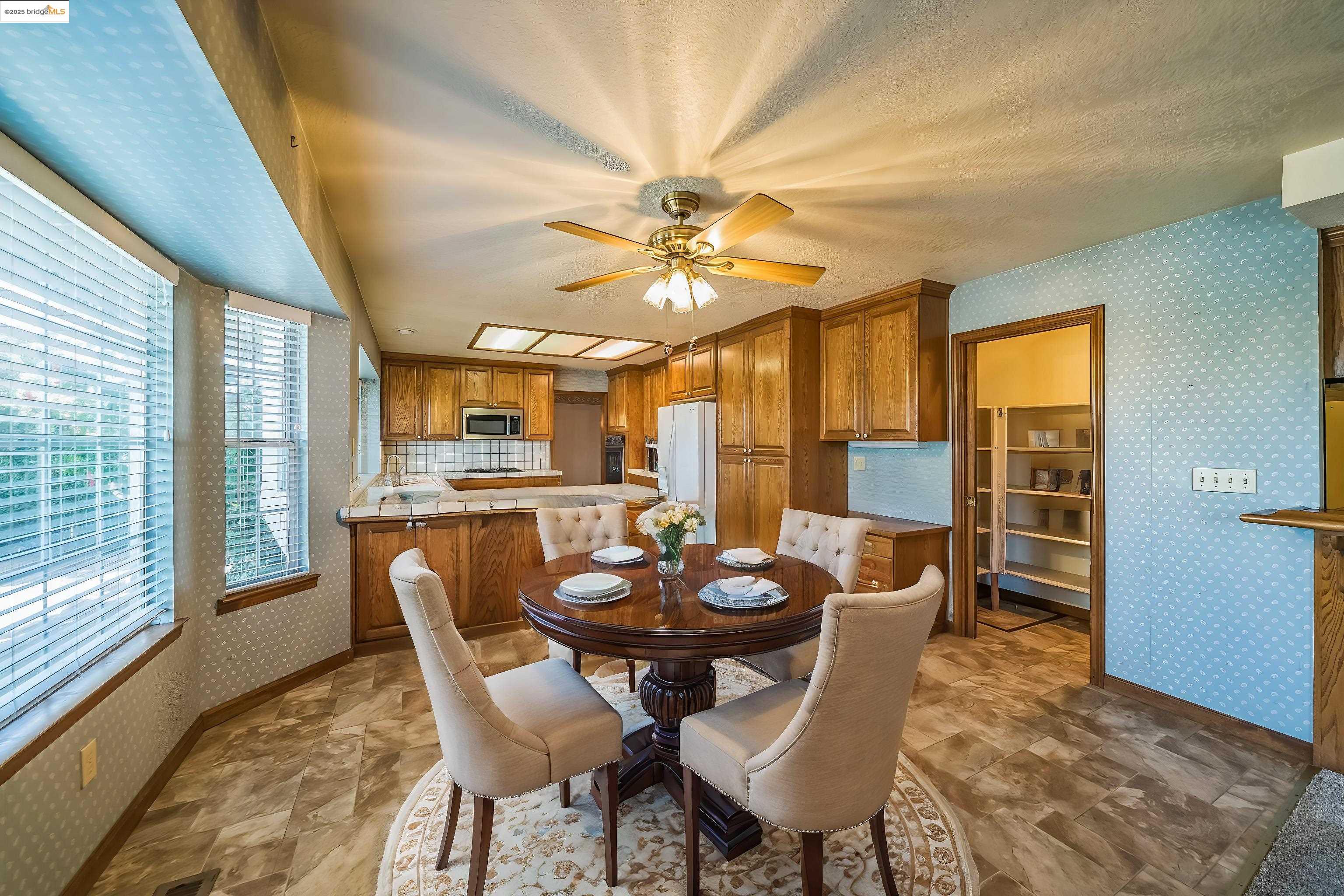 Detail Gallery Image 10 of 40 For 1720 Windjammer Ct, Lodi,  CA 95242 - 3 Beds | 2/1 Baths