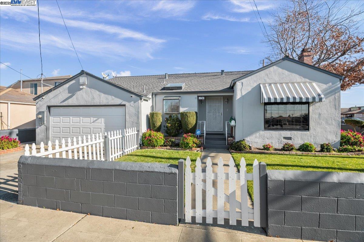 Detail Gallery Image 1 of 1 For 1796 Pacific Ave, San Leandro,  CA 94577 - 3 Beds | 2 Baths