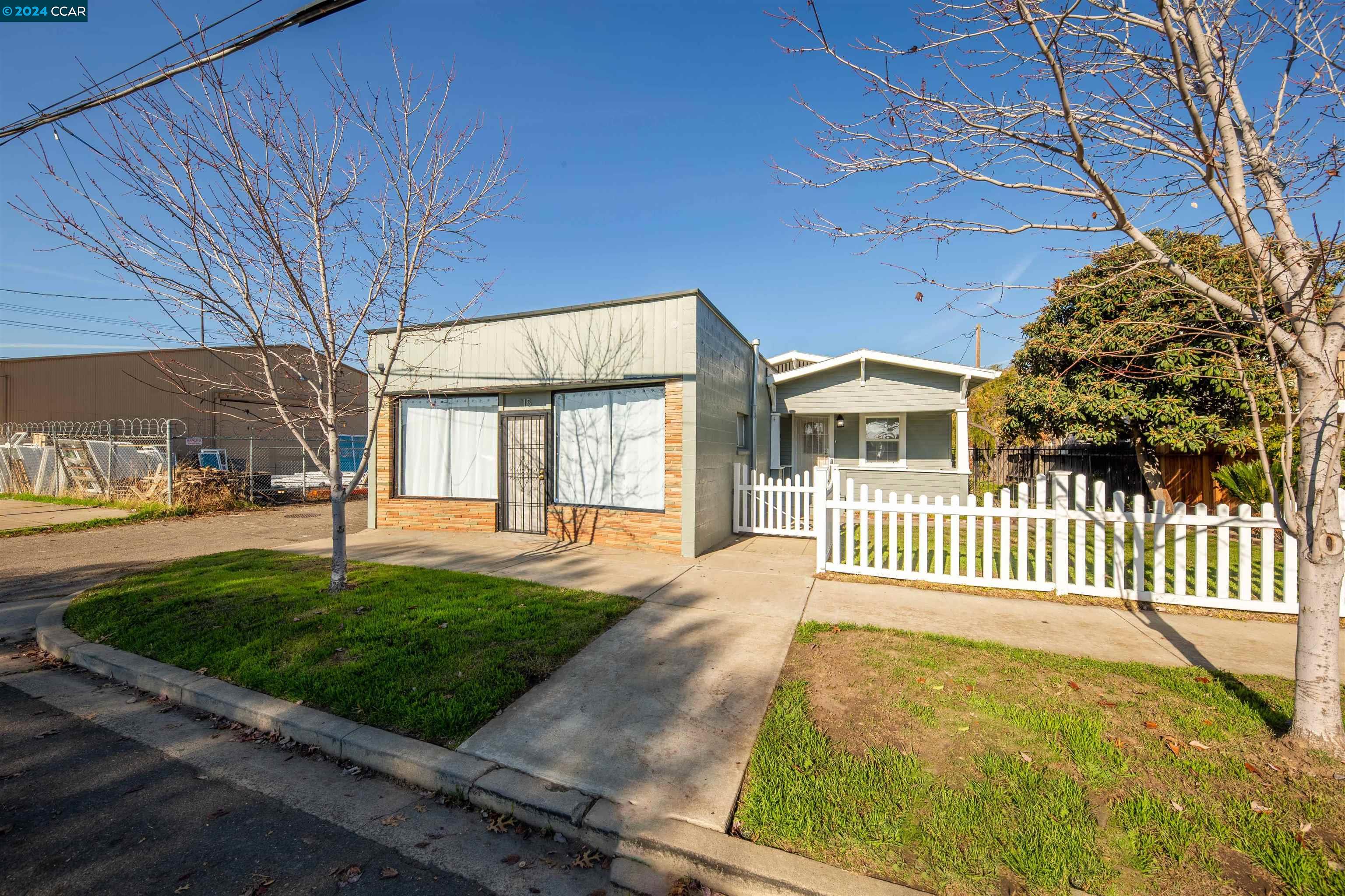 Detail Gallery Image 1 of 25 For 115 E Walnut St, Lodi,  CA 95240 - 3 Beds | 2/1 Baths