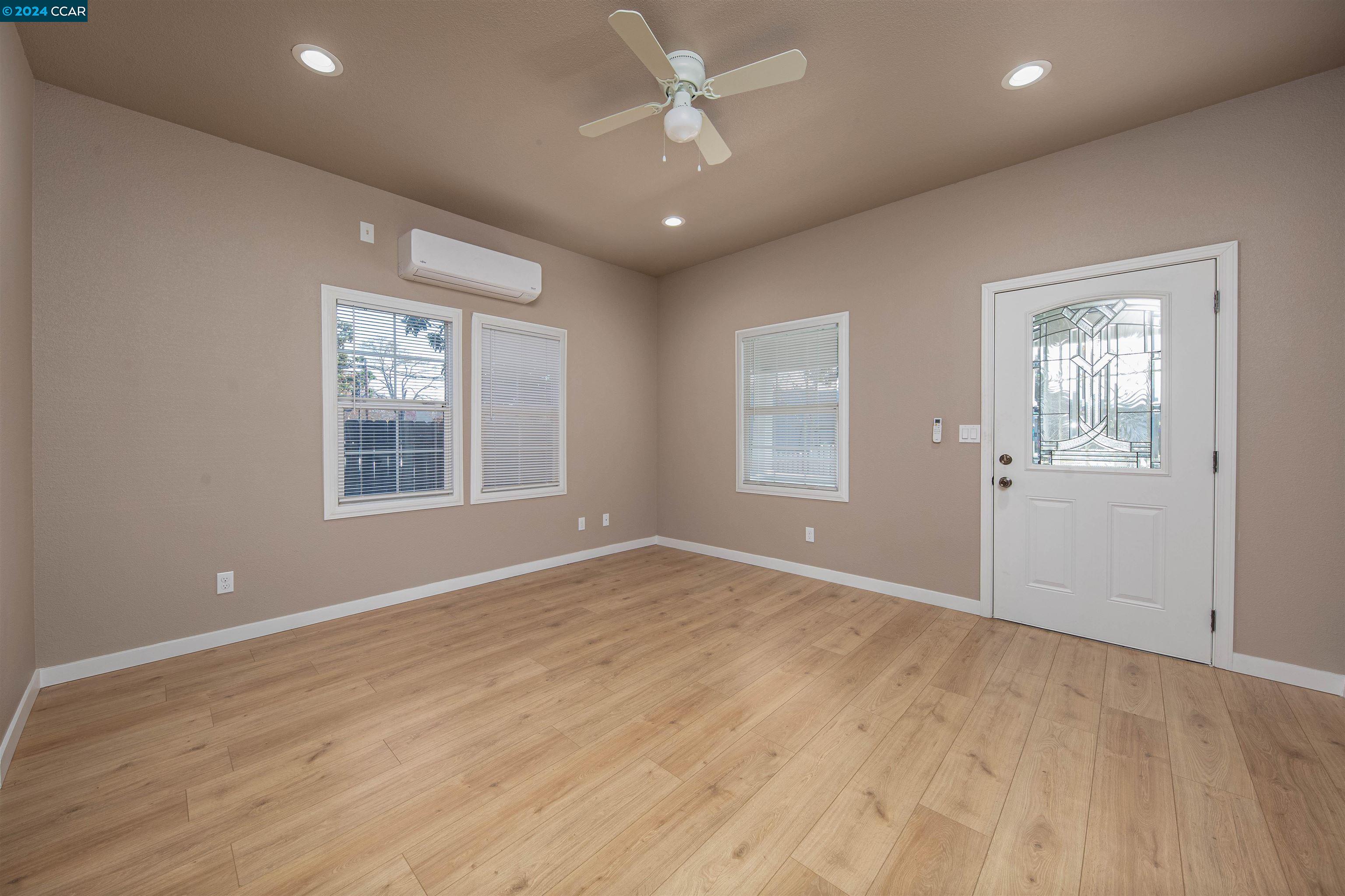 Detail Gallery Image 13 of 25 For 115 E Walnut St, Lodi,  CA 95240 - 3 Beds | 2/1 Baths