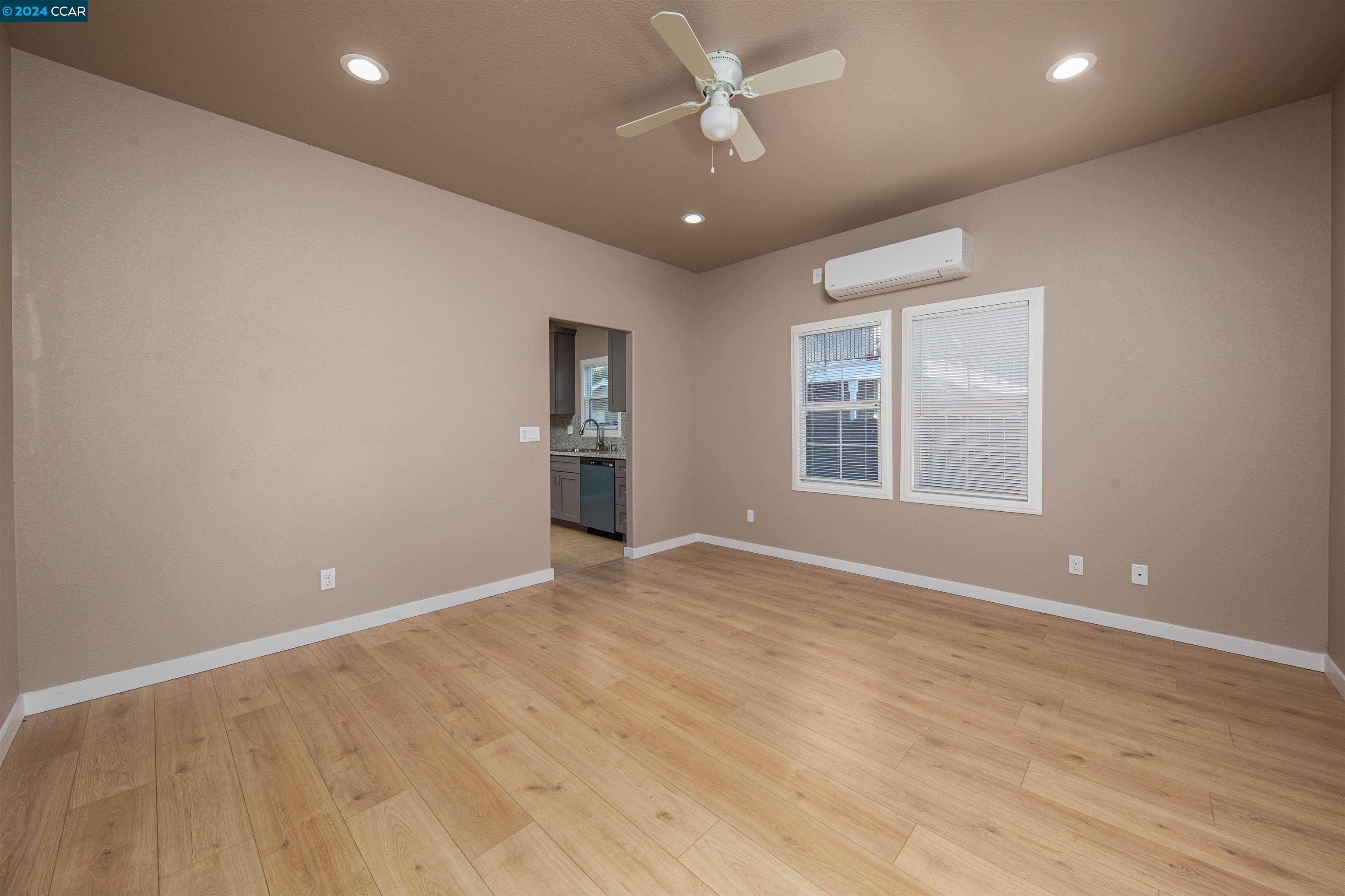 Detail Gallery Image 14 of 25 For 115 E Walnut St, Lodi,  CA 95240 - 3 Beds | 2/1 Baths